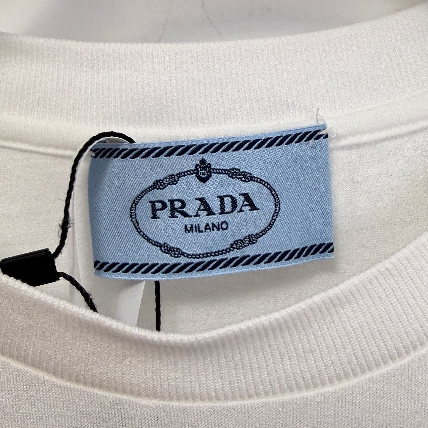 Prada Prada Logo Patch T-Shirt Size S Size S / US 4 / IT 40 - 3 Thumbnail