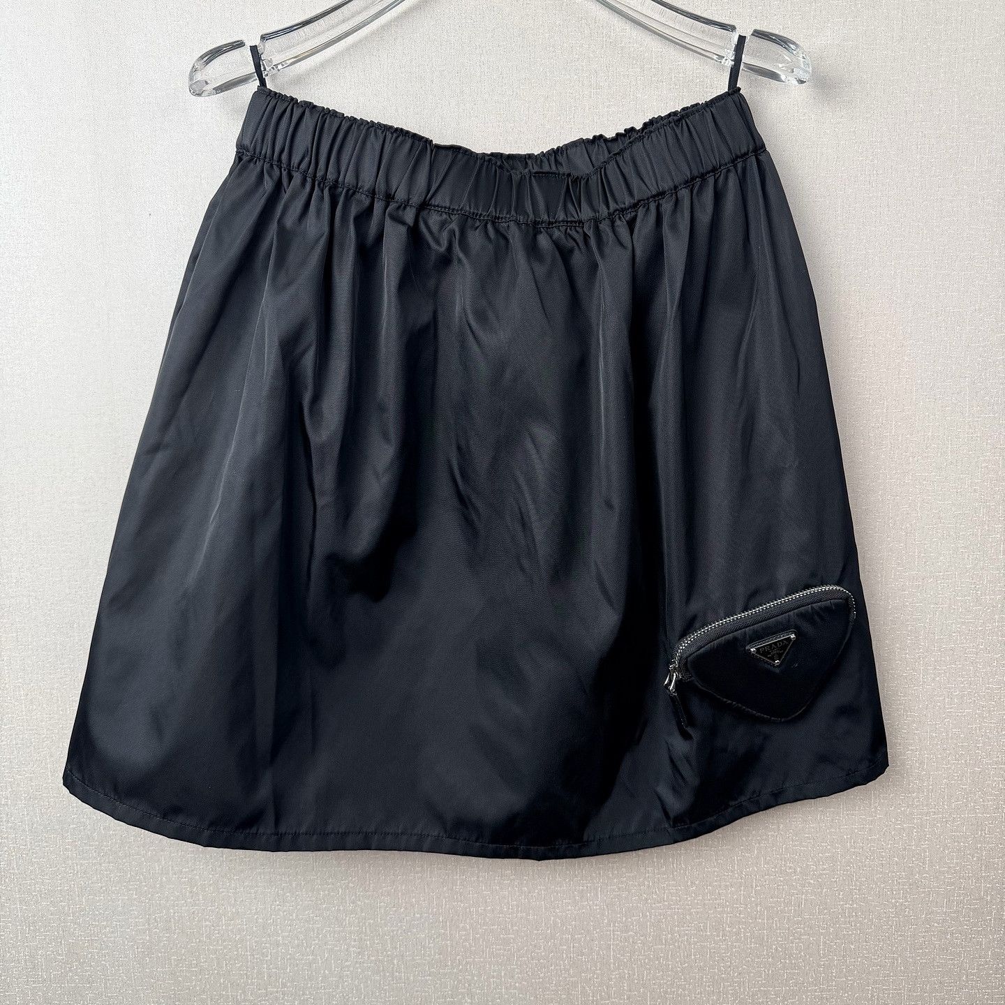 Prada Prada Re-Nylon Mini Skirt Size 42 Size 28" / US 6 / IT 42 - 7 Thumbnail