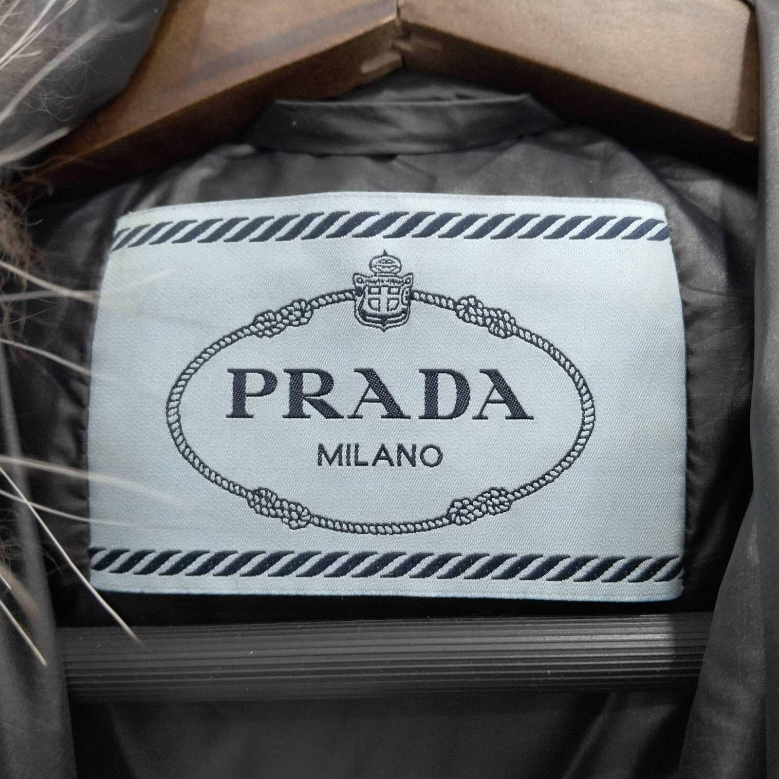 Prada Prada Fur Collar Down Puffer Coat Size 36 Size XS / US 0-2 / IT 36-38 - 3 Thumbnail