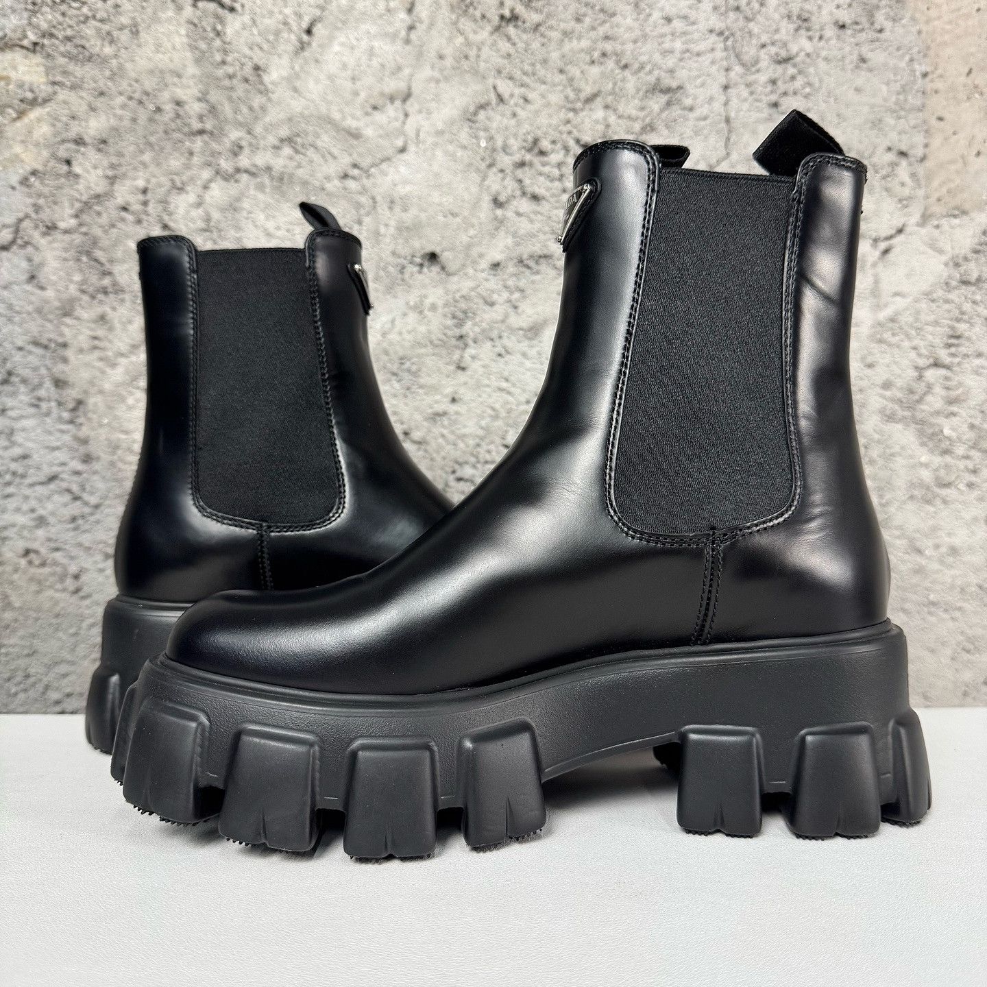 Prada Prada Monolith Leather Chelsea Boots Size 37 Size US 7 / IT 37 - 9 Thumbnail