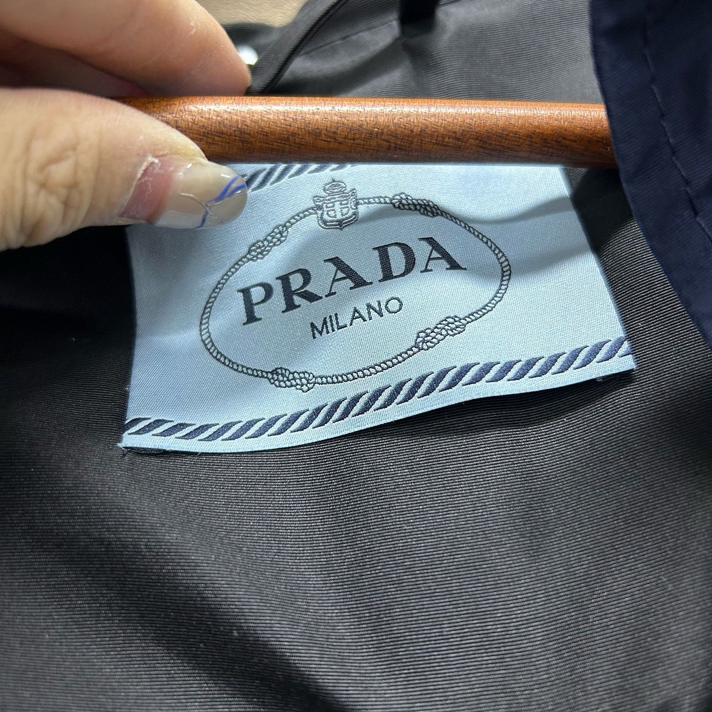 Prada Prada Nylon Hooded Jacket Size 38 Size XS / US 0-2 / IT 36-38 - 3 Thumbnail