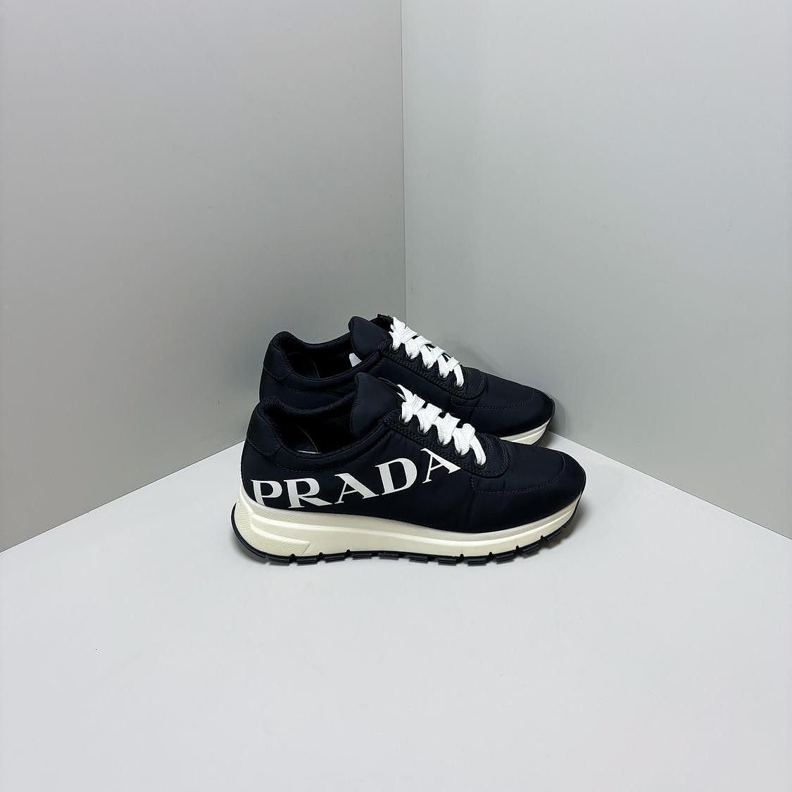 Prada Prada Logo Low-Top Sneakers Size 36 Size US 6 / IT 36 - 6 Thumbnail