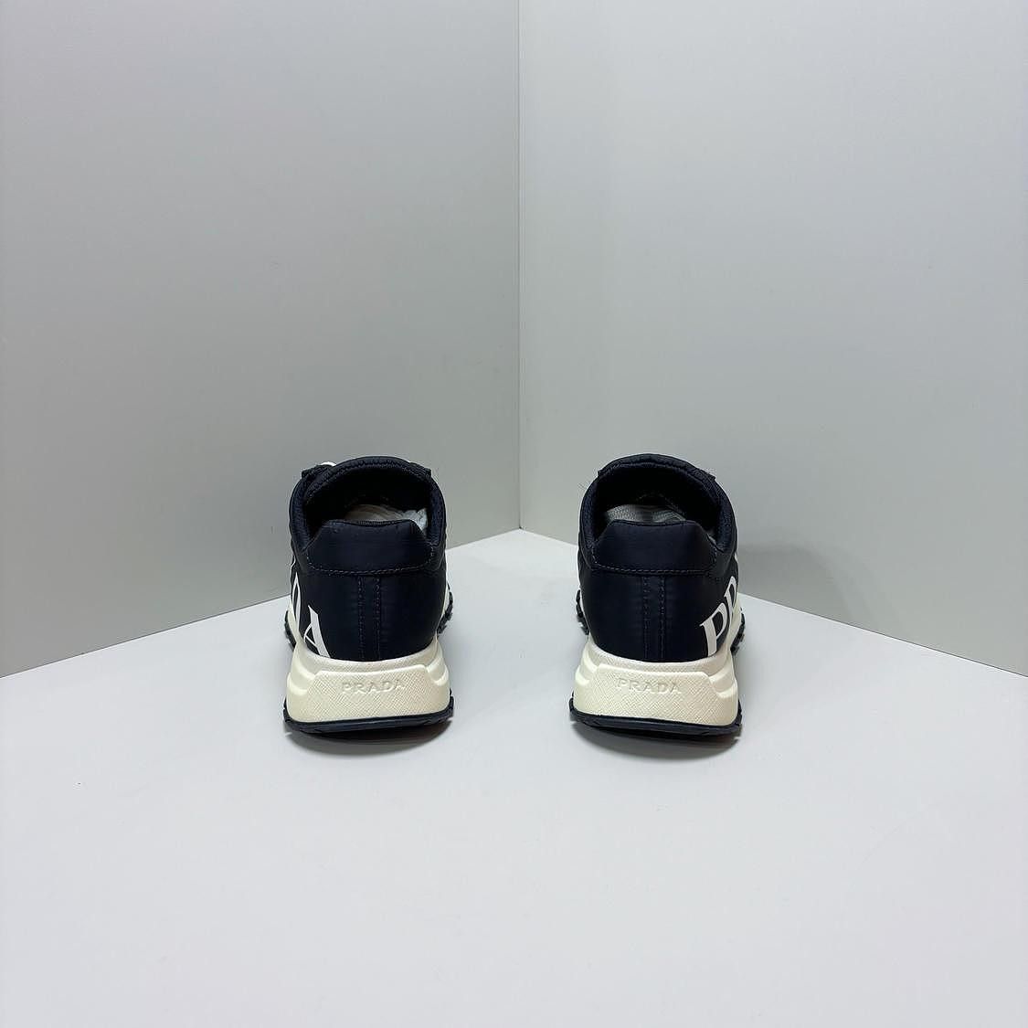 Prada Prada Logo Low-Top Sneakers Size 36 Size US 6 / IT 36 - 3 Thumbnail