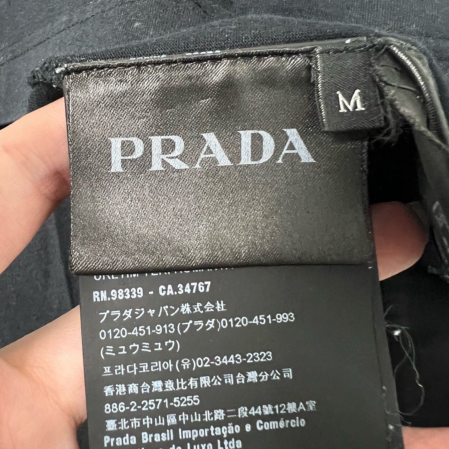 Prada Prada Triangle Logo Pocket T-Shirt Size M Size US M / EU 48-50 / 2 - 4 Thumbnail