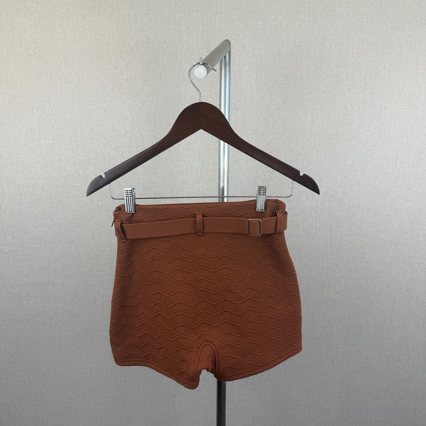 Prada Prada Belted Textured Shorts Size 38 Size 26" / US 2 / IT 38 - 2 Thumbnail
