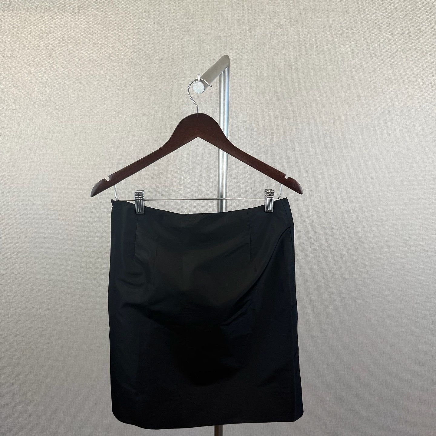 Prada Prada Silk Blend Mini Skirt Size 42 Size 28" / US 6 / IT 42 - 2 Thumbnail