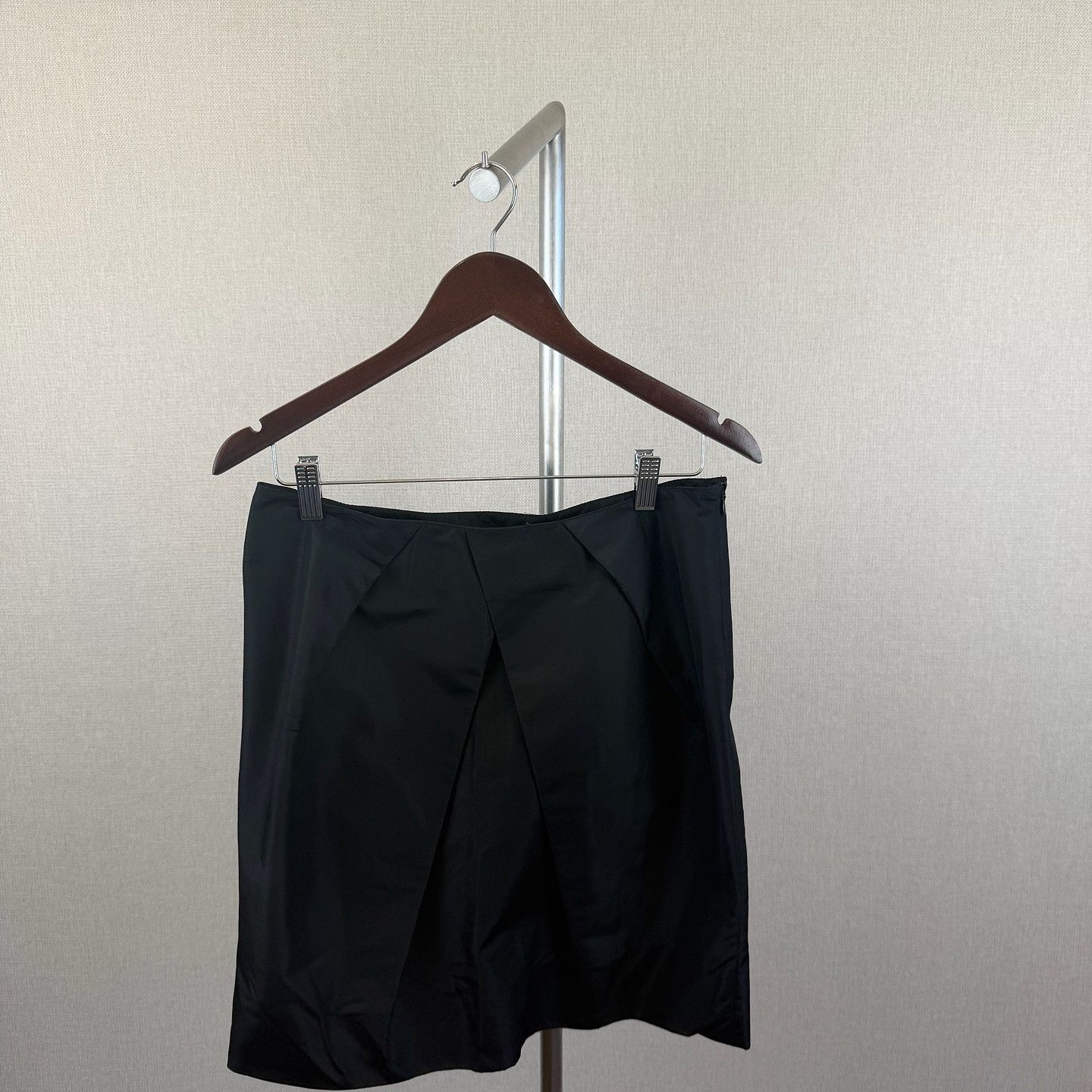 Prada Prada Silk Blend Mini Skirt Size 42 Size 28" / US 6 / IT 42 - 6 Thumbnail