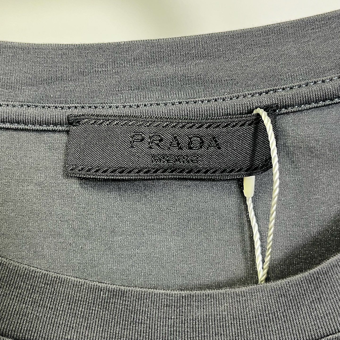 Prada Prada Logo T-Shirt Gray Size M Size US M / EU 48-50 / 2 - 3 Thumbnail
