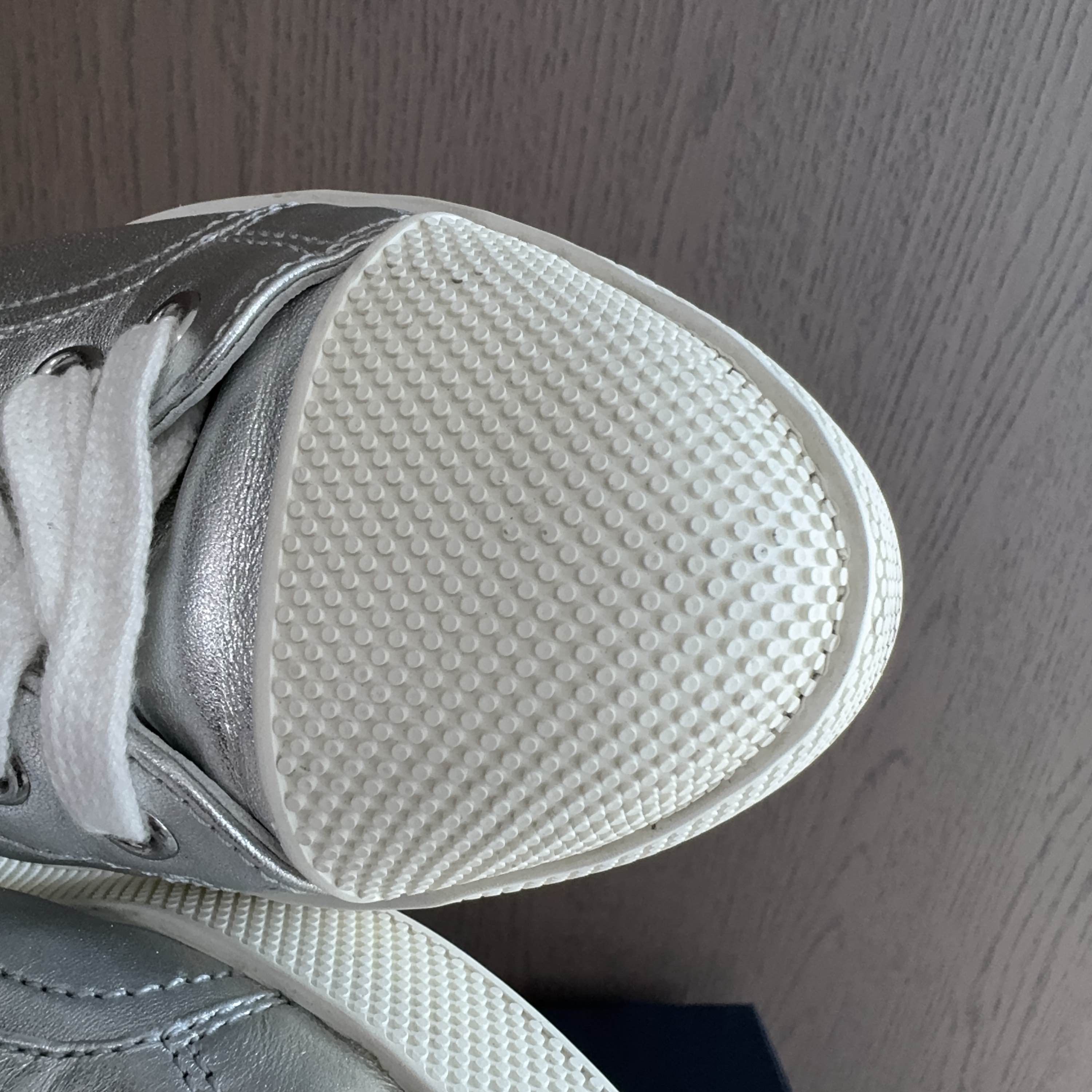Prada Prada Metallic Low-Top Sneakers Size 37 Size US 7 / IT 37 - 10 Thumbnail