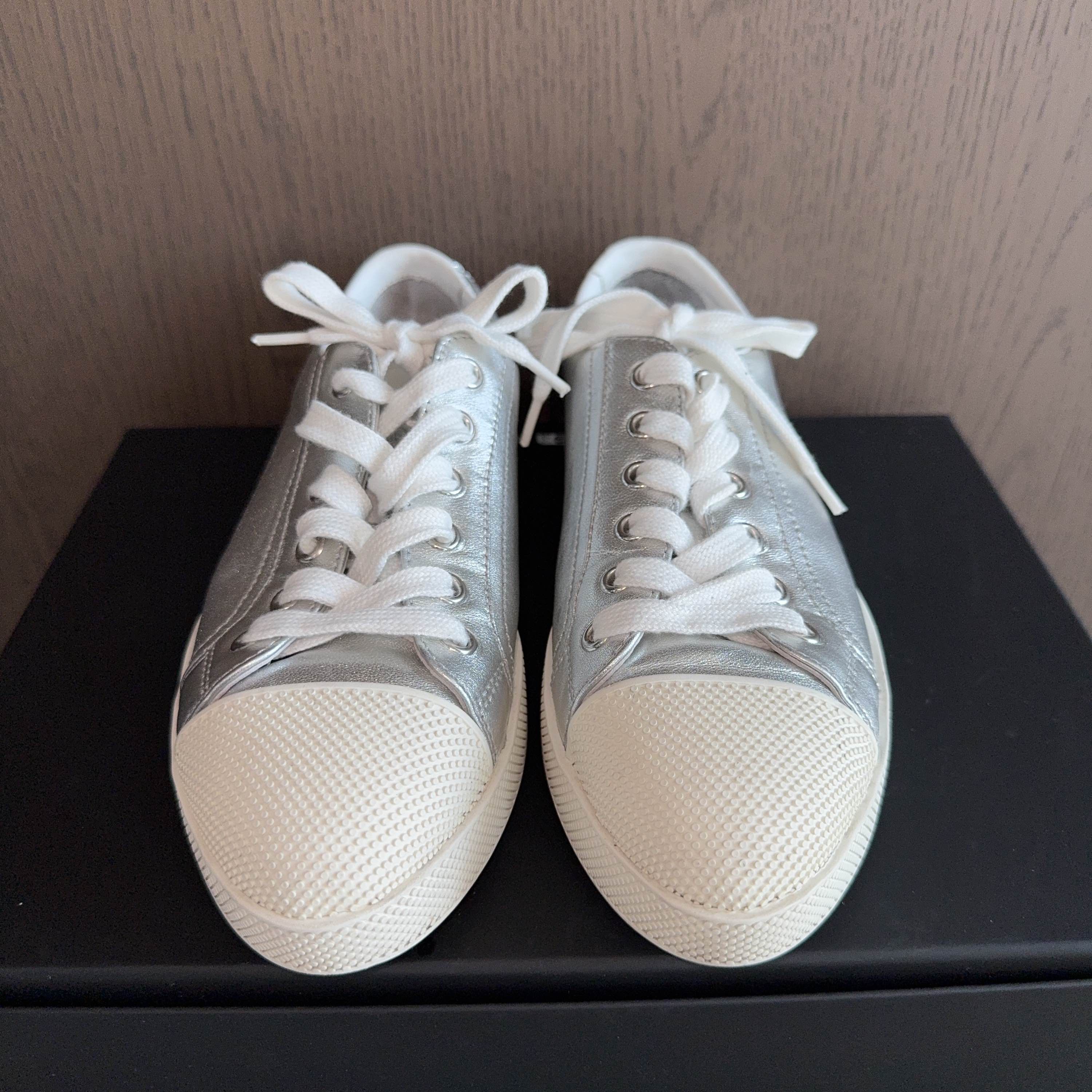 Prada Prada Metallic Low-Top Sneakers Size 37 Size US 7 / IT 37 - 2 Thumbnail