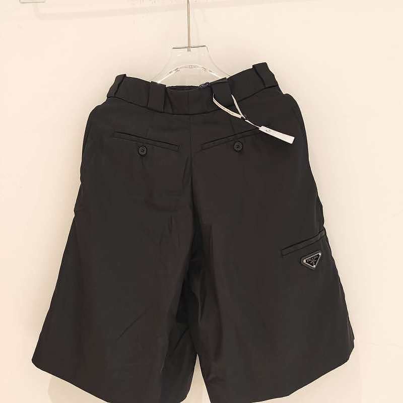 Prada Prada Re-Nylon Logo Shorts Size 36 Size US 36 / EU 52 - 2 Thumbnail
