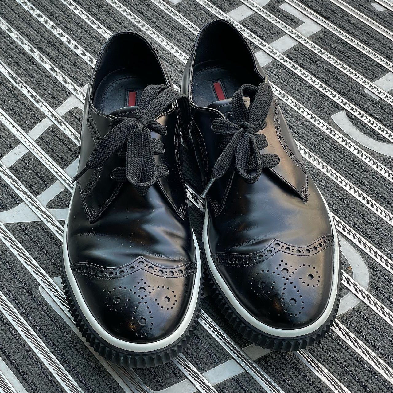 Prada Prada Brogue Leather Shoes Size 9.5 Size US 9.5 / EU 42-43 - 2 Thumbnail