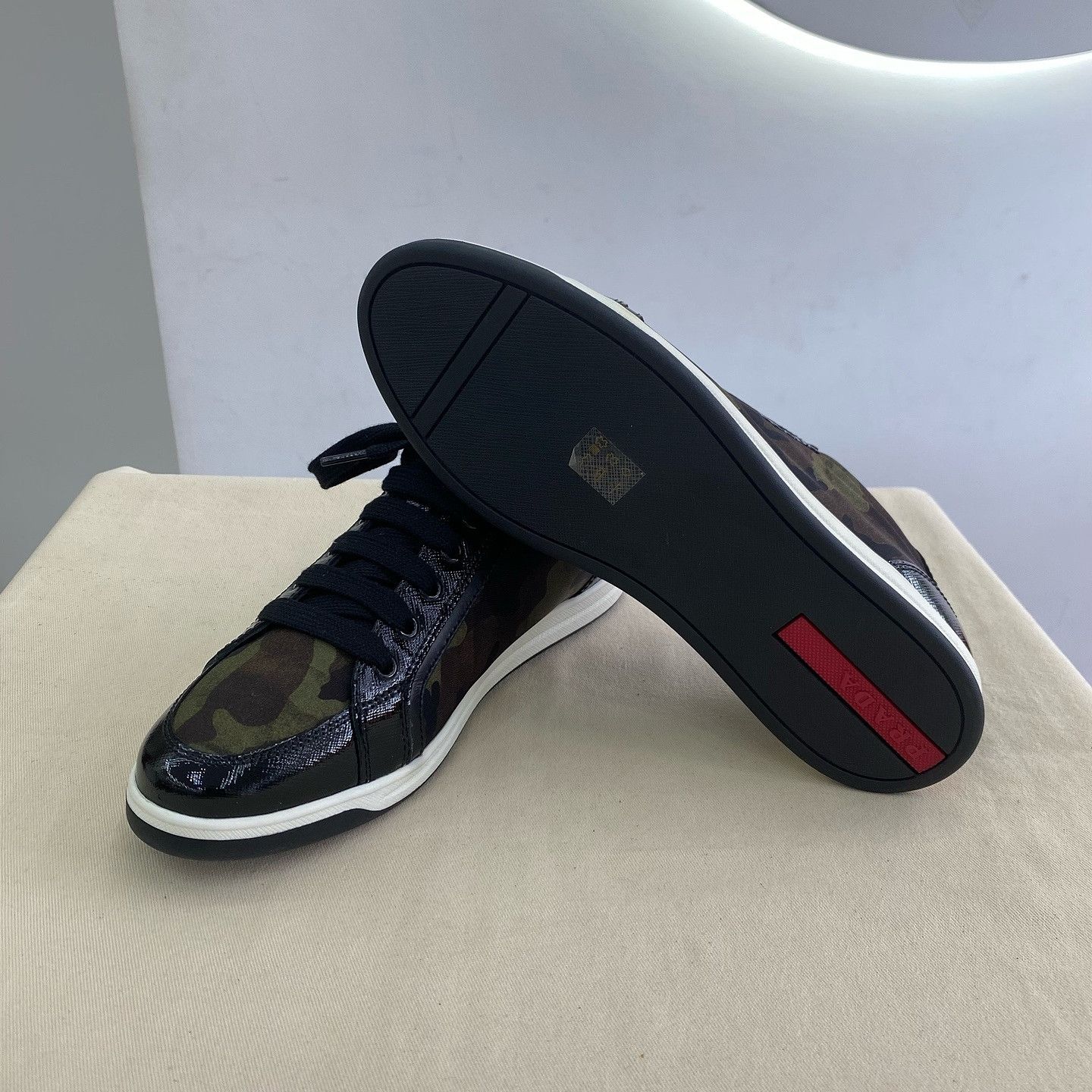 Prada Prada Camouflage Low-Top Sneakers Size 35.5 Size US 5.5 / IT 35.5 - 8 Thumbnail