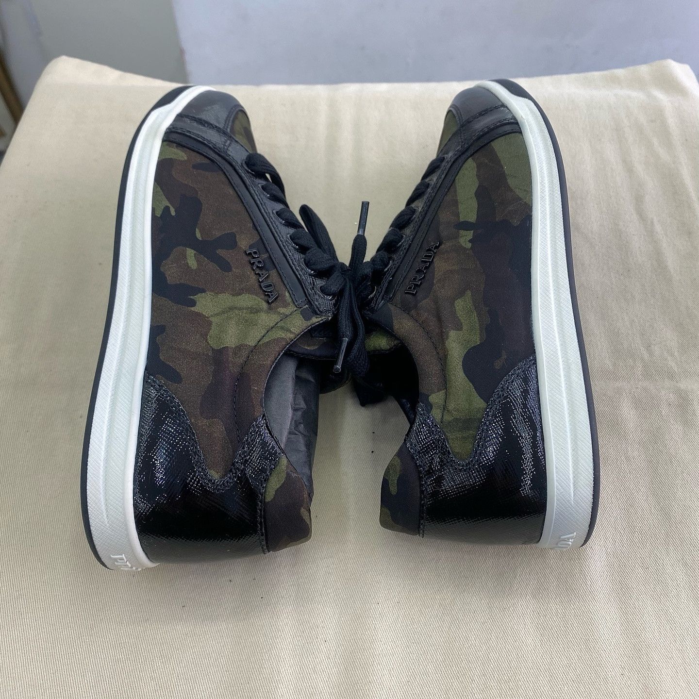 Prada Prada Camouflage Low-Top Sneakers Size 35.5 Size US 5.5 / IT 35.5 - 12 Thumbnail