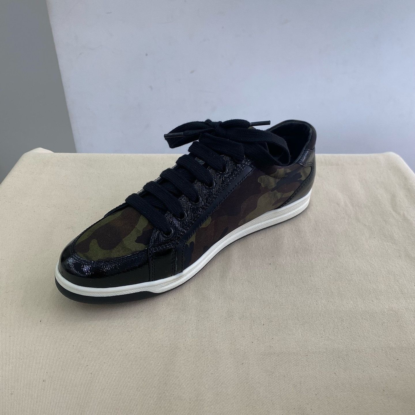 Prada Prada Camouflage Low-Top Sneakers Size 35.5 Size US 5.5 / IT 35.5 - 7 Thumbnail
