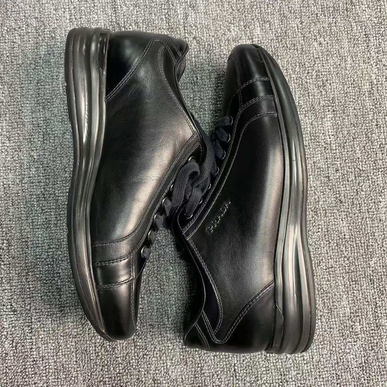 Prada Prada Black Leather Low-Top Sneakers Size 37 Size US 7 / IT 37 - 7 Thumbnail