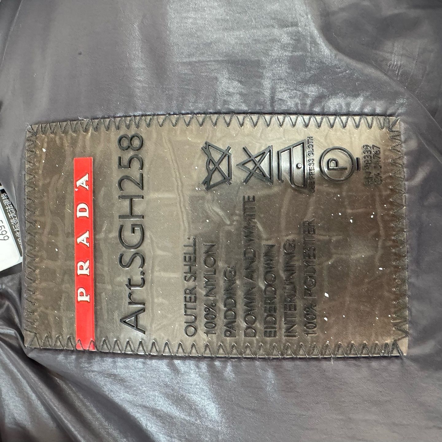 Prada Prada Logo Puffer Jacket Size 48 Size US M / EU 48-50 / 2 - 3 Thumbnail