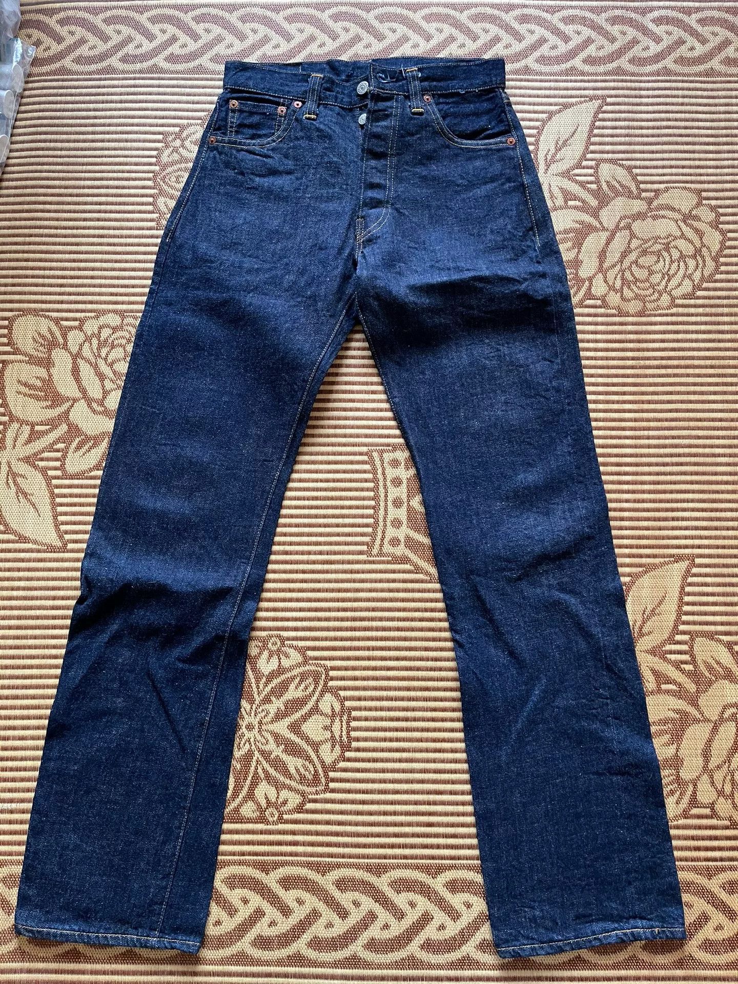LVC Levi's 501xx 1947 Model Raw Jeans Size US 28 / EU 44 - 2 Thumbnail