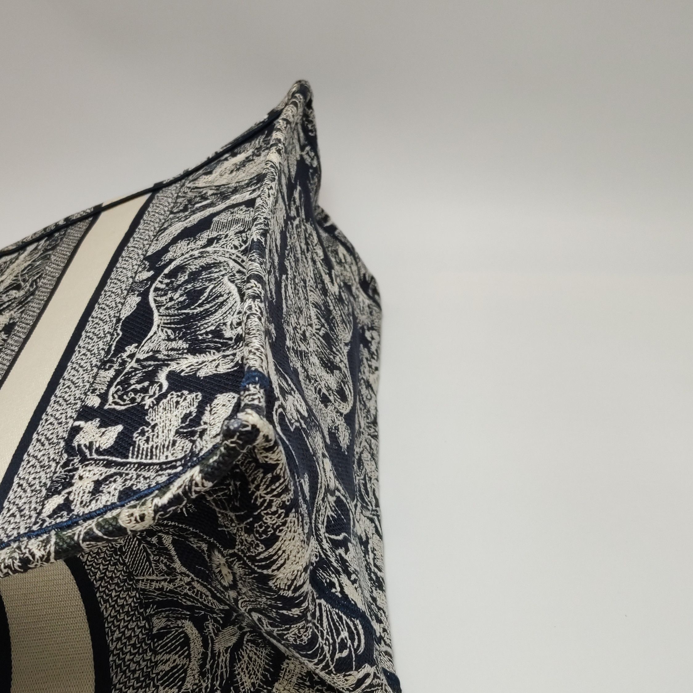 Dior Dior Women os Tote Bags Size ONE SIZE - 12 Thumbnail