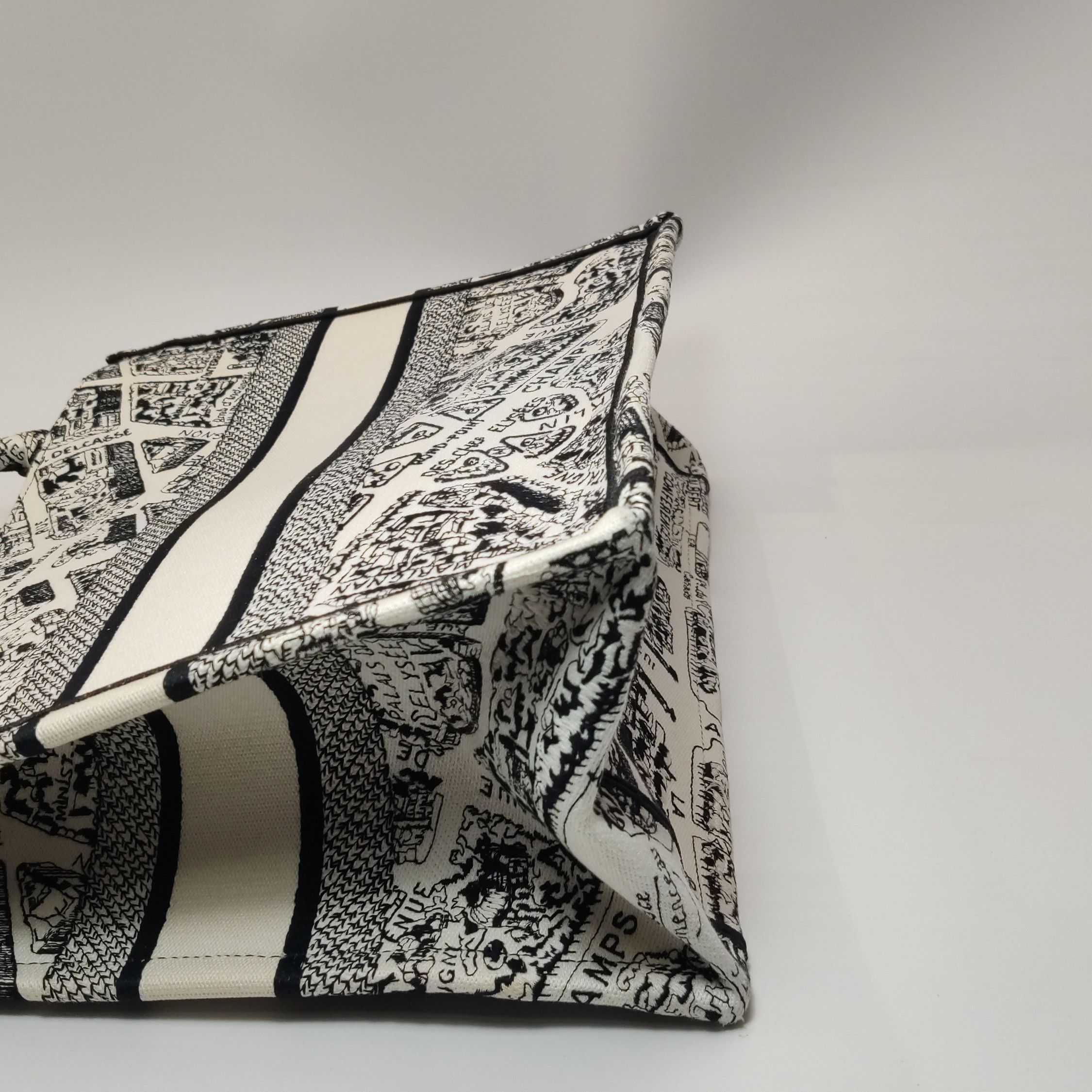 Dior Dior Women os Tote Bags Size ONE SIZE - 19 Thumbnail
