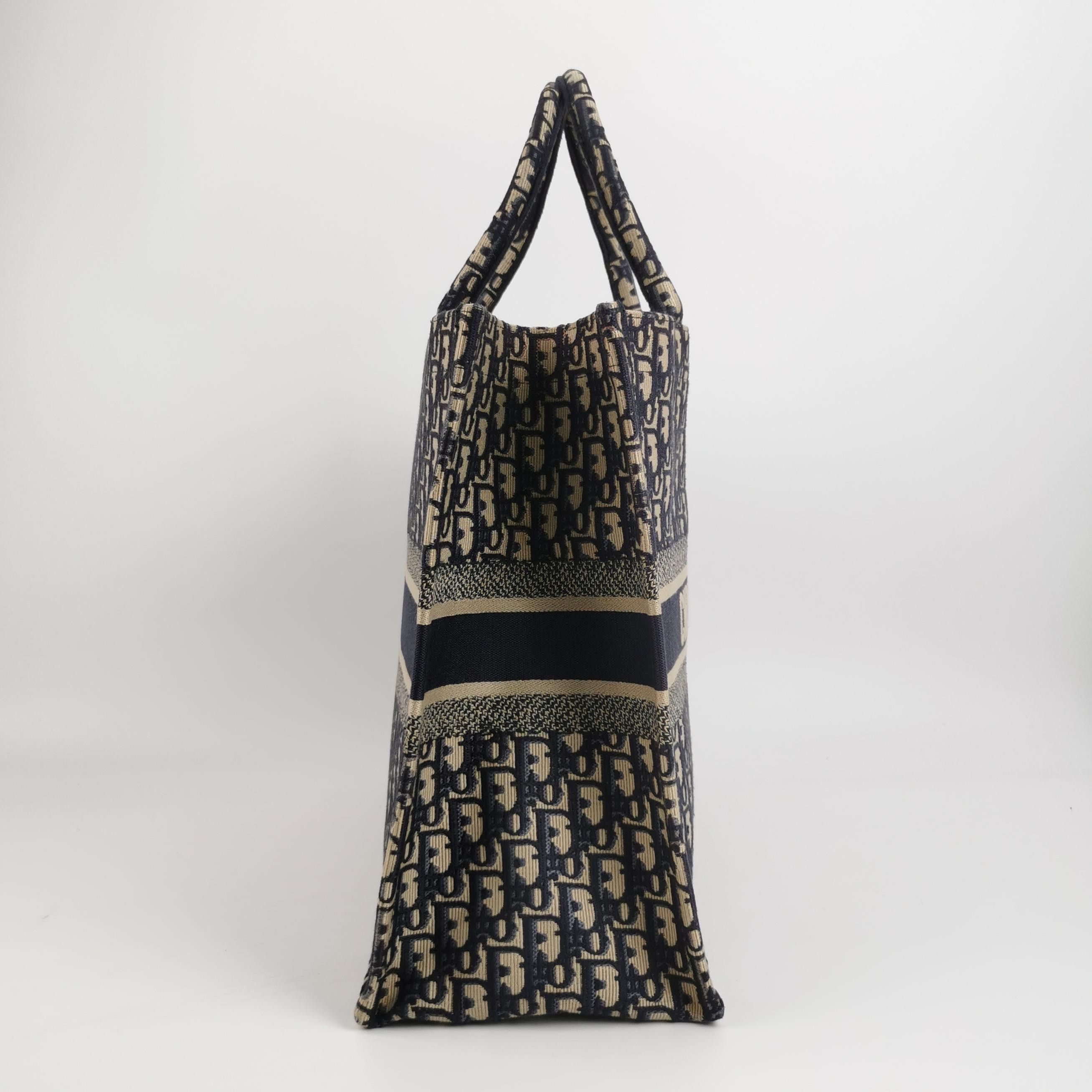 Dior Dior Women os Tote Bags Size ONE SIZE - 4 Thumbnail
