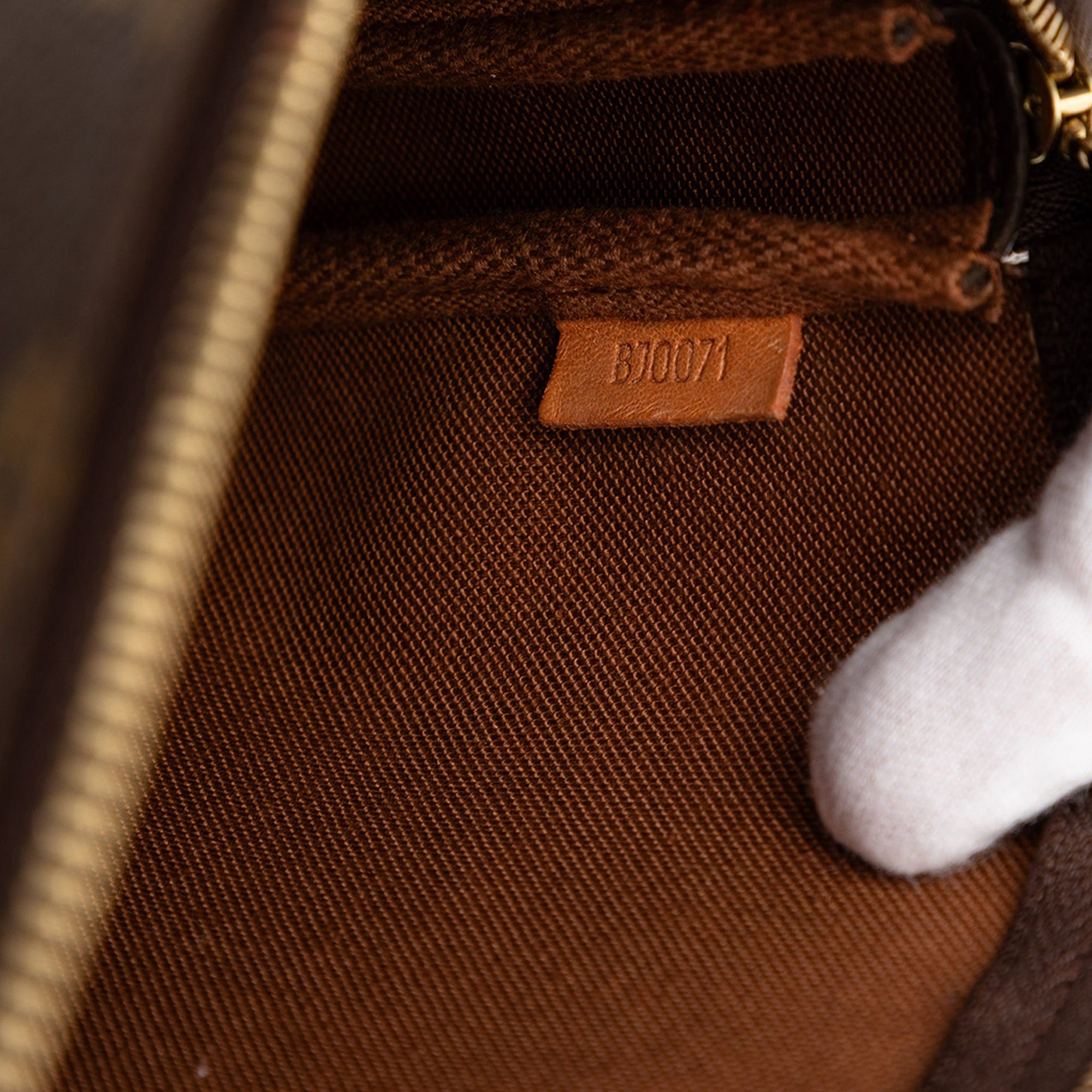 Louis Vuitton Monogram Pochette Accessoires Size ONE SIZE - 5 Thumbnail