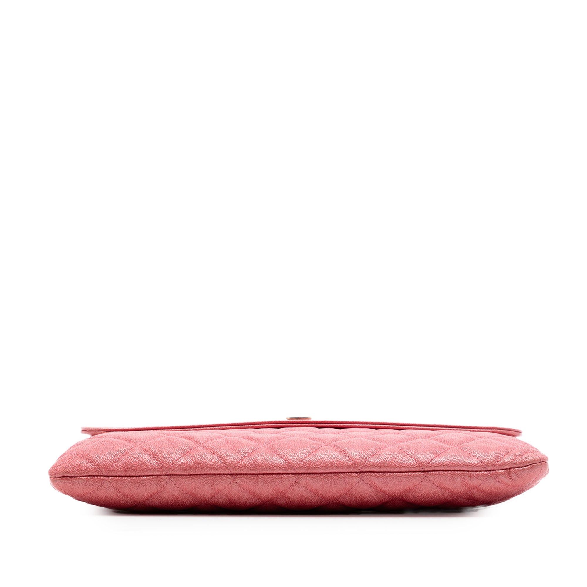 Chanel Medium Iridescent Quilted Caviar Flap Cosmetic Case Size ONE SIZE - 3 Thumbnail