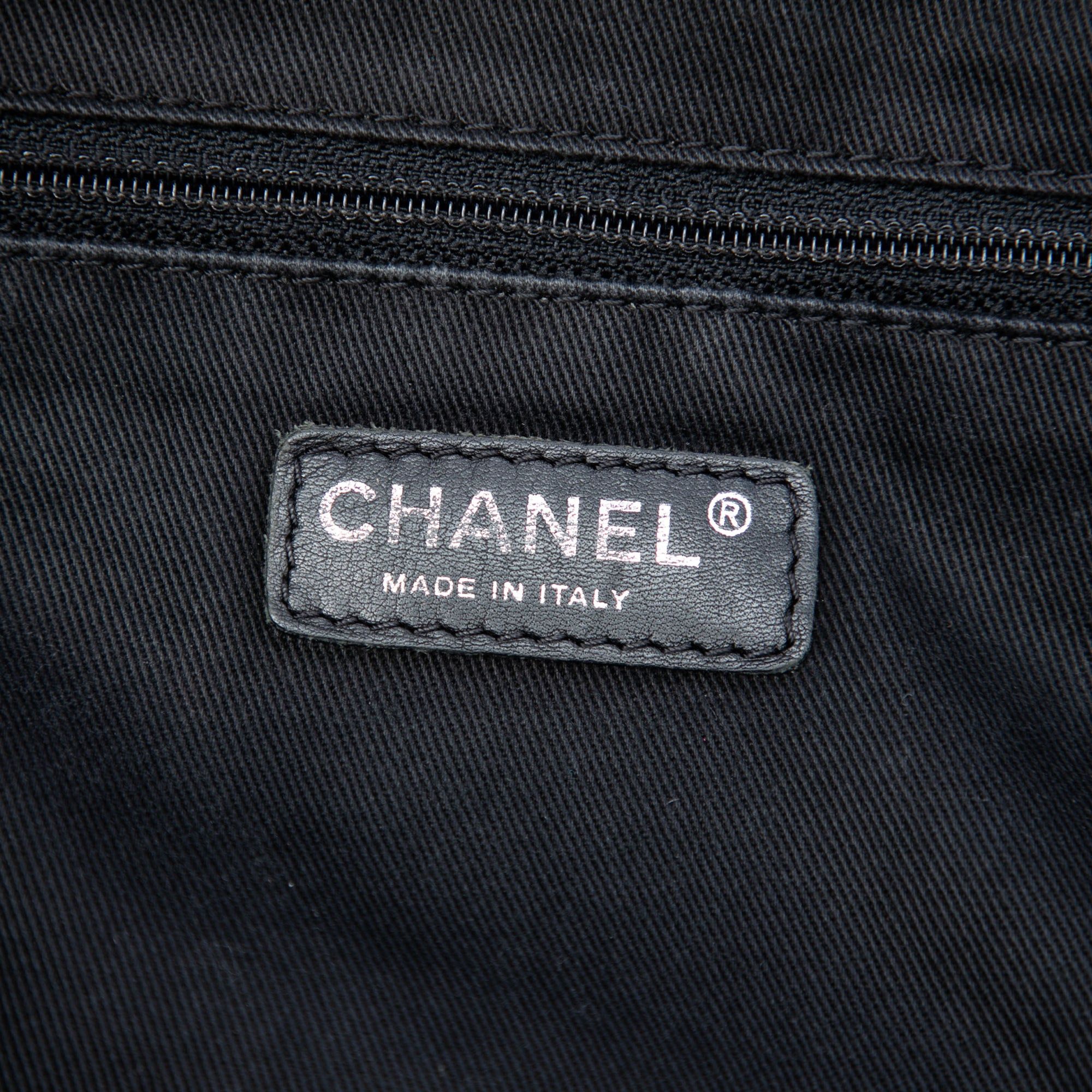 Chanel Paris New York Quilted Nylon Tote Size ONE SIZE - 5 Thumbnail