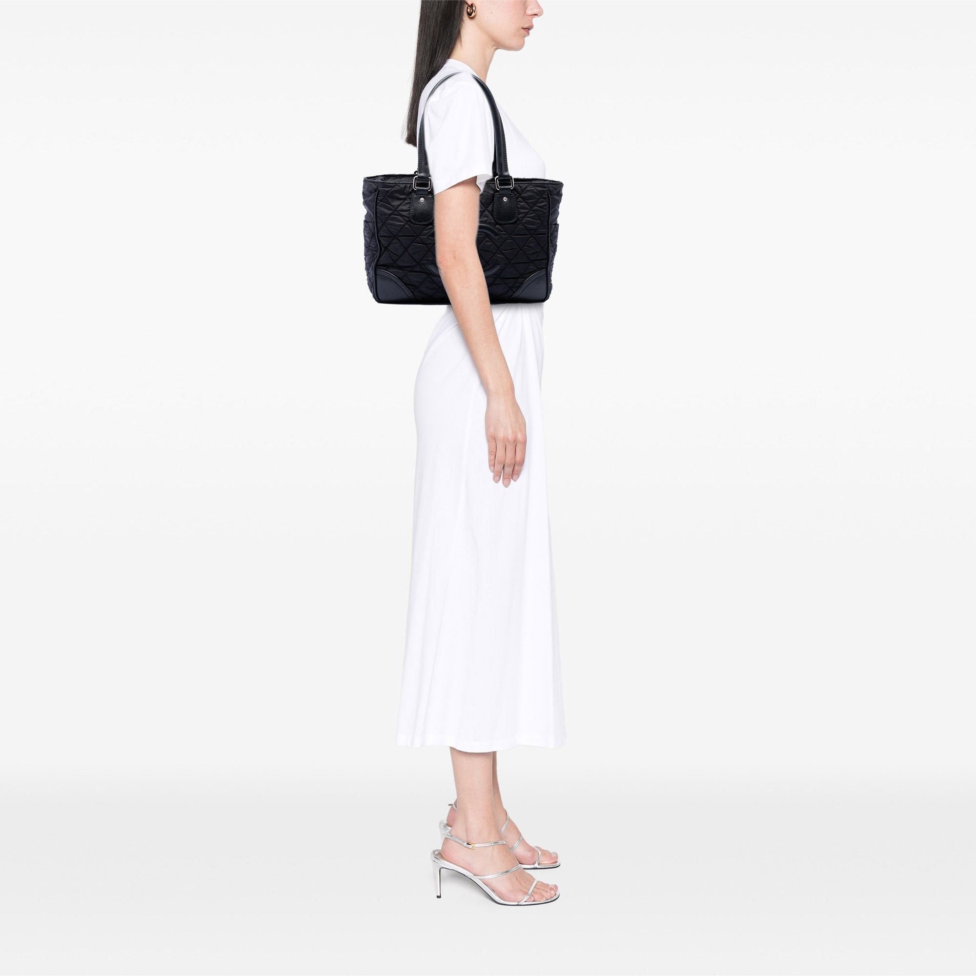 Chanel Paris New York Quilted Nylon Tote Size ONE SIZE - 6 Thumbnail