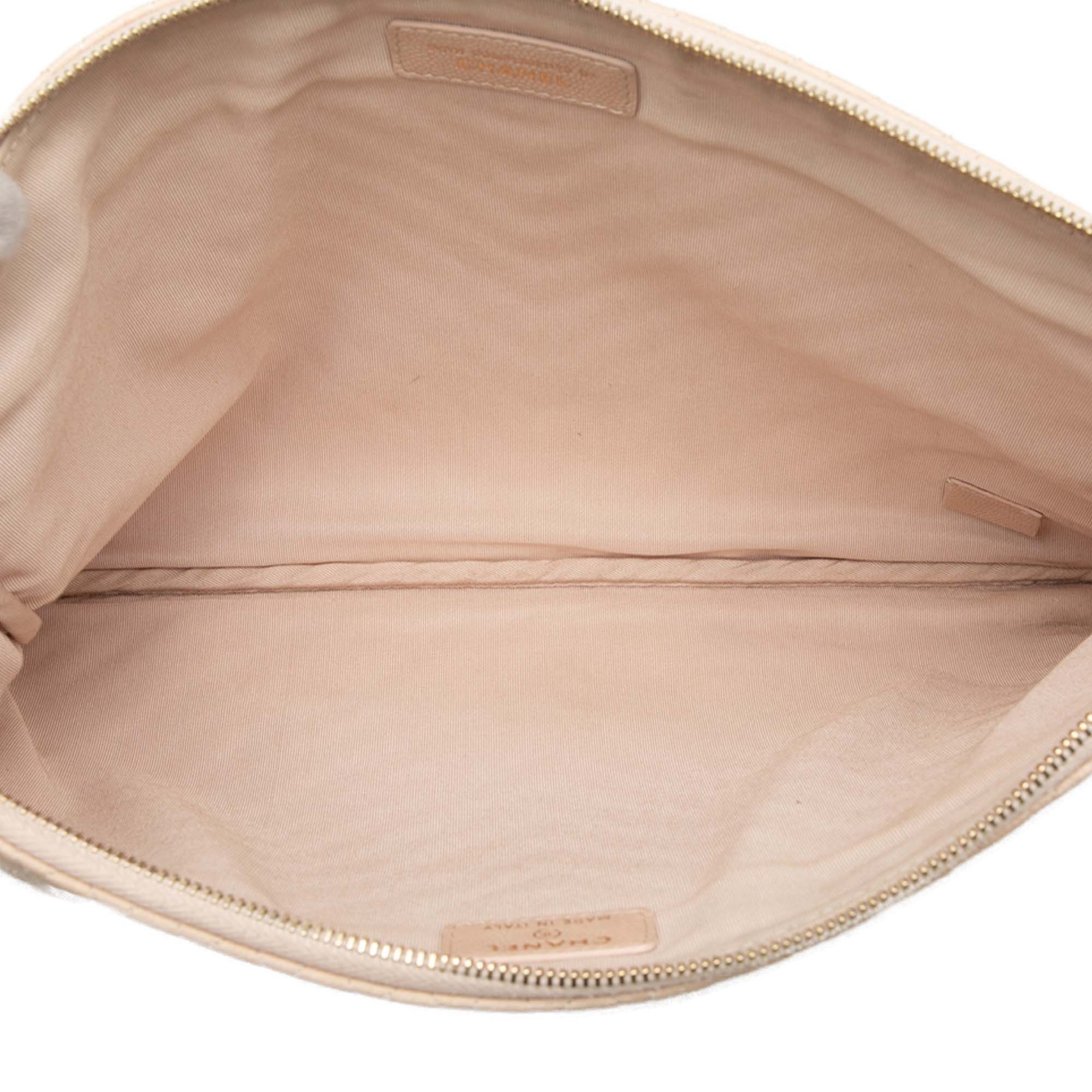 Chanel Large Chevron Caviar O Case Clutch Size ONE SIZE - 4 Thumbnail