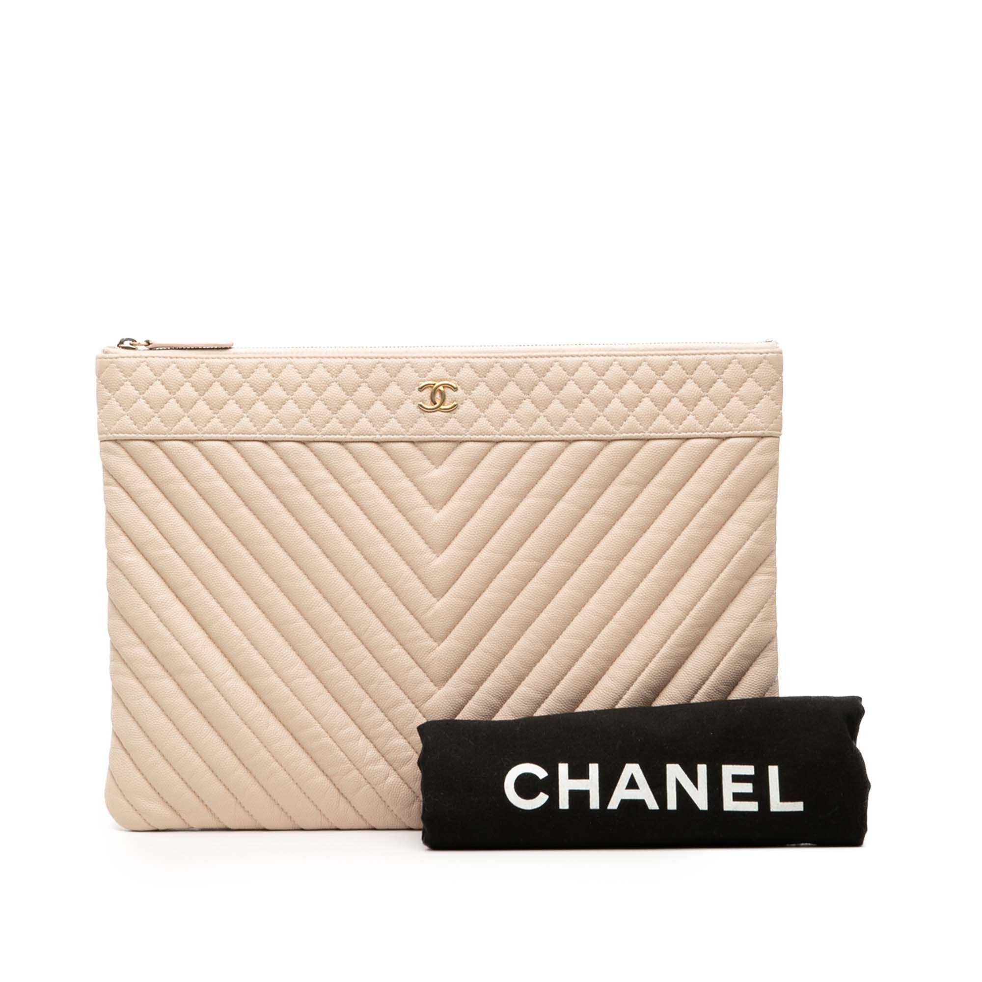 Chanel Large Chevron Caviar O Case Clutch Size ONE SIZE - 8 Thumbnail