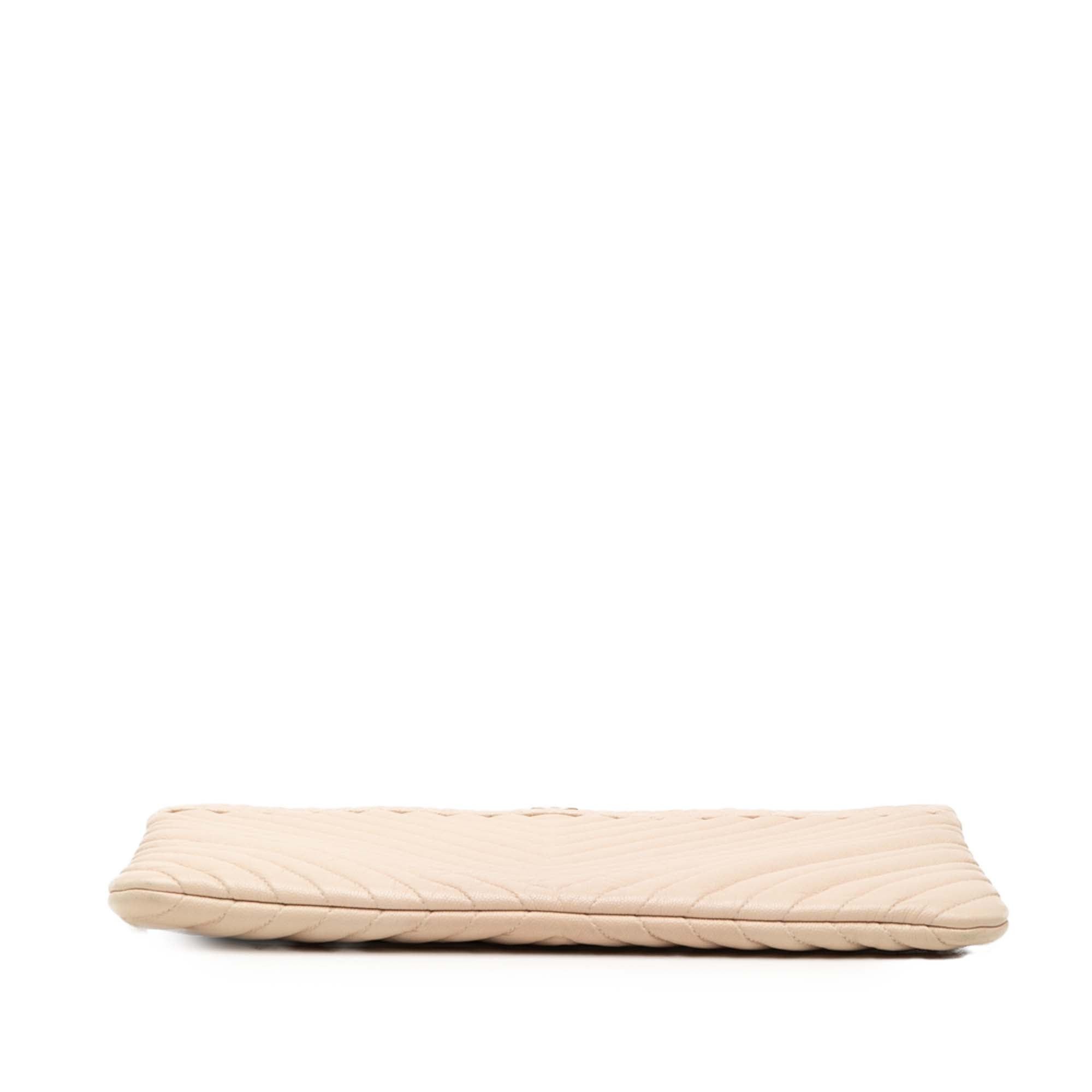 Chanel Large Chevron Caviar O Case Clutch Size ONE SIZE - 3 Thumbnail
