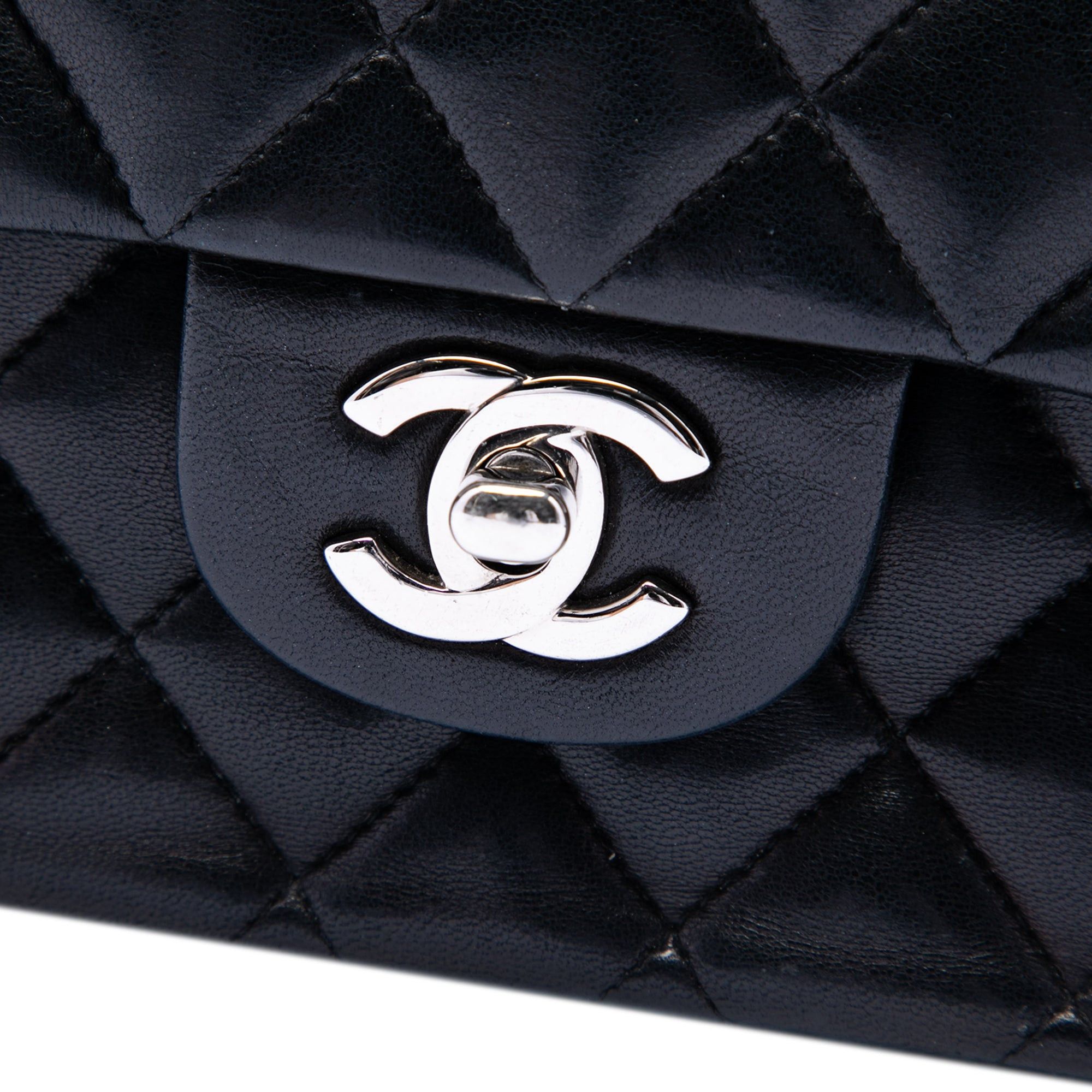 Chanel Medium Classic Lambskin Double Flap Size ONE SIZE - 5 Thumbnail