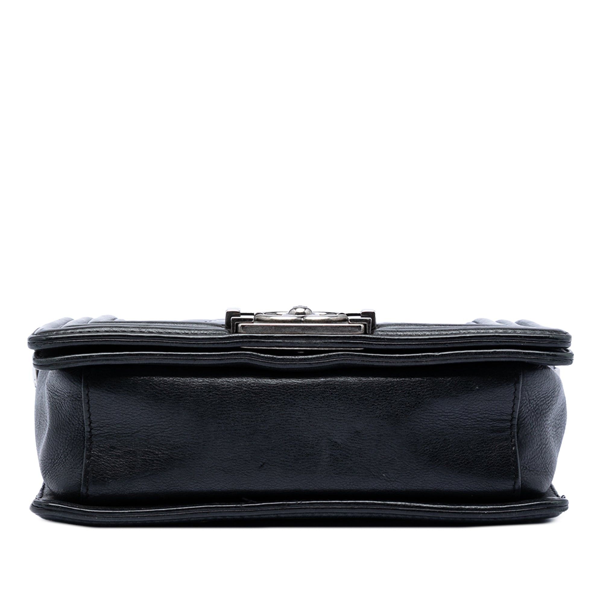 Chanel Paris Bombay Small Quilted Patent Medallion Embellished Boy Flap Size ONE SIZE - 3 Thumbnail