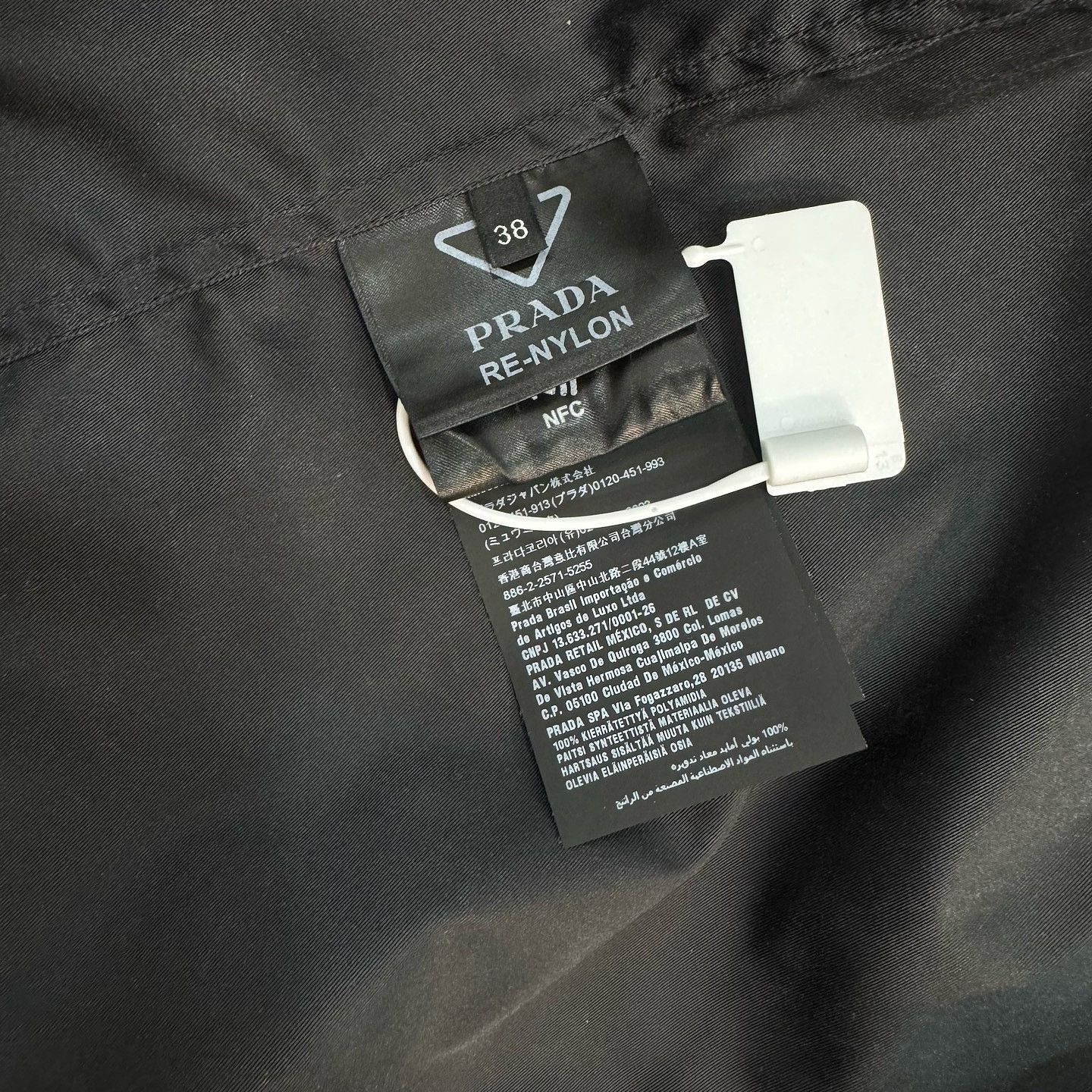 Prada Prada Re-Nylon Button Up Shirt Size 38 Size XS / US 0-2 / IT 36-38 - 4 Thumbnail