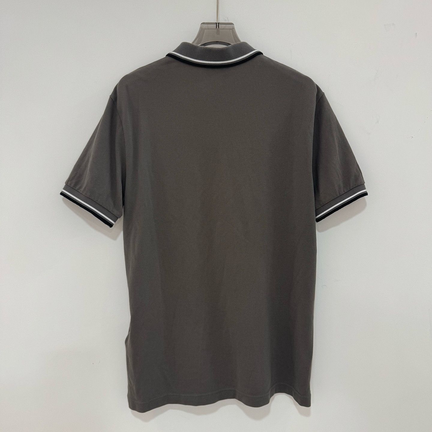 Prada Prada Logo Patch Polo Shirt Size M Size US M / EU 48-50 / 2 - 2 Thumbnail