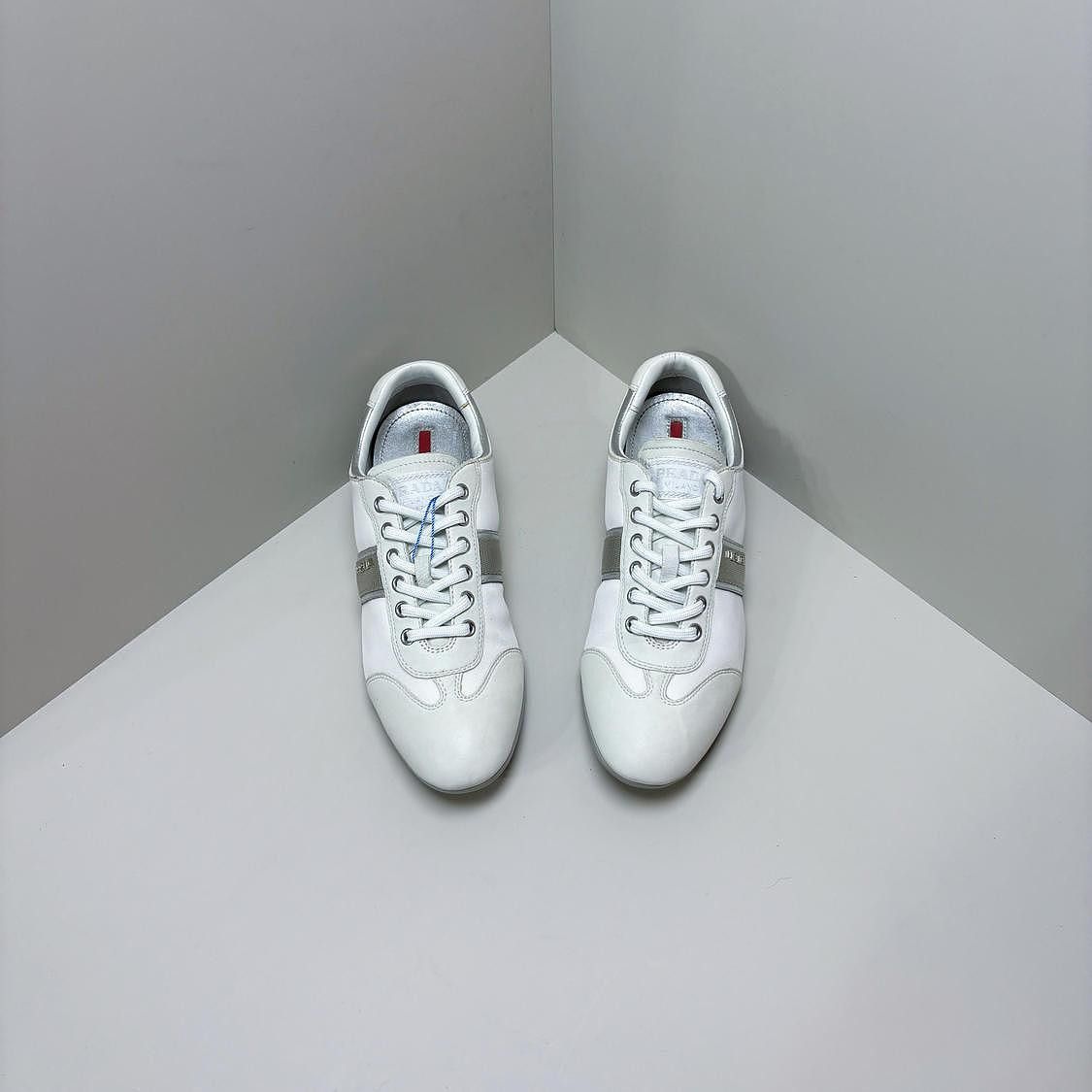 Prada Prada Logo Low-Top Sneakers Size 37 Size US 7 / IT 37 - 2 Thumbnail