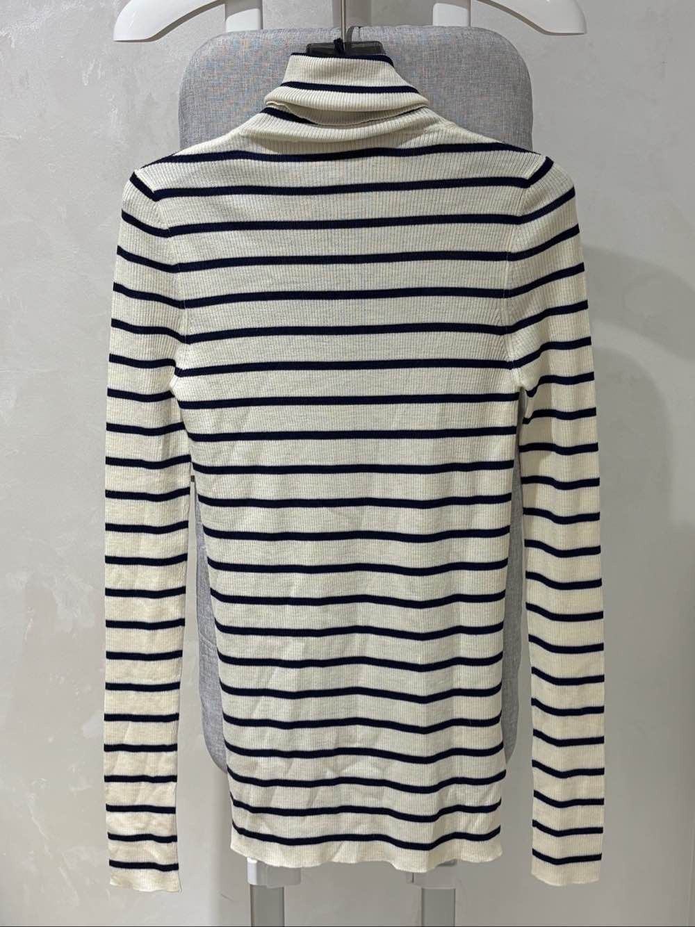 Prada Prada Striped Logo Wool Sweater Size IT 42 Size M / US 6-8 / IT 42-44 - 2 Thumbnail
