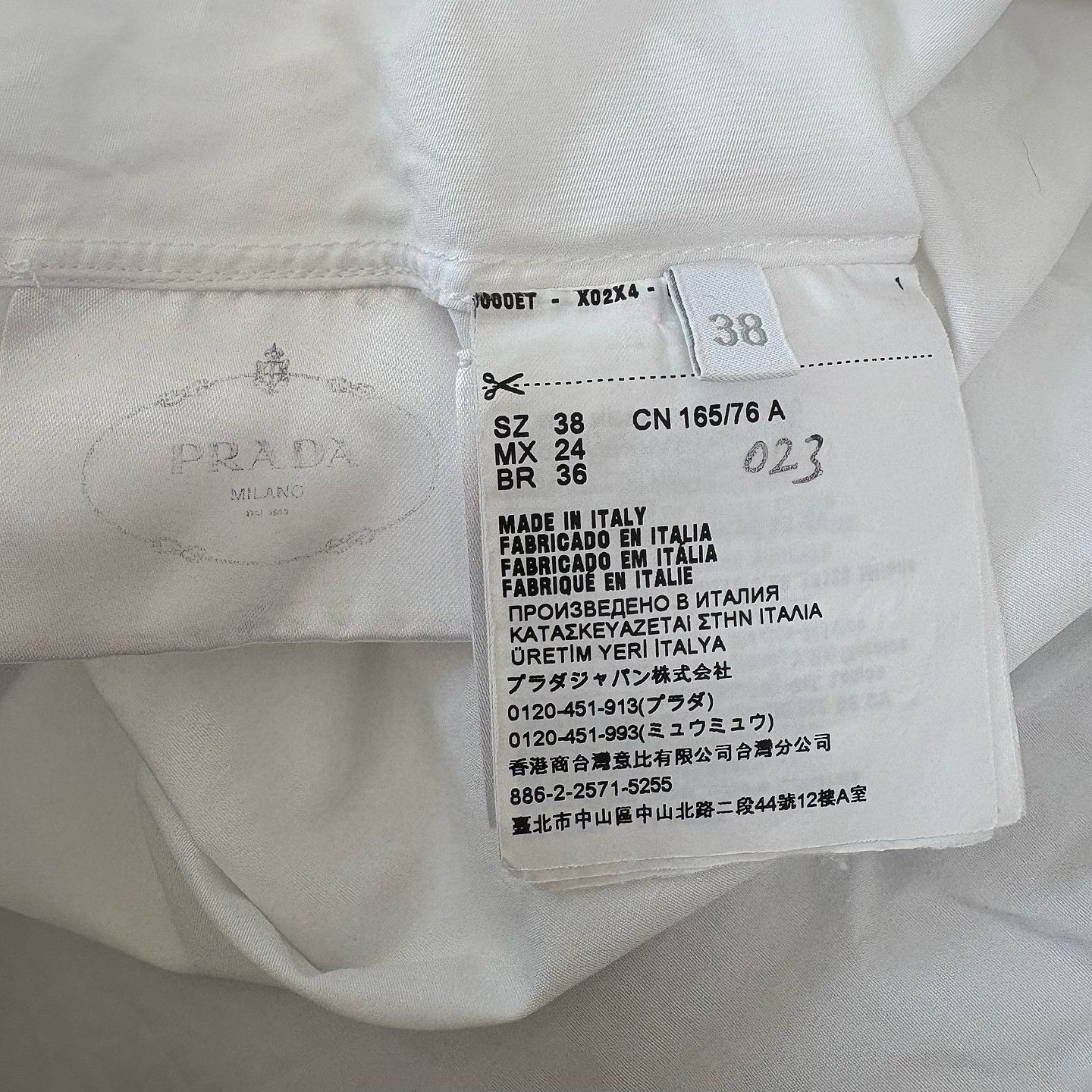 Prada Prada White Long Sleeve Collarless Button Up Shirt Size 38 Size XS / US 0-2 / IT 36-38 - 9 Thumbnail