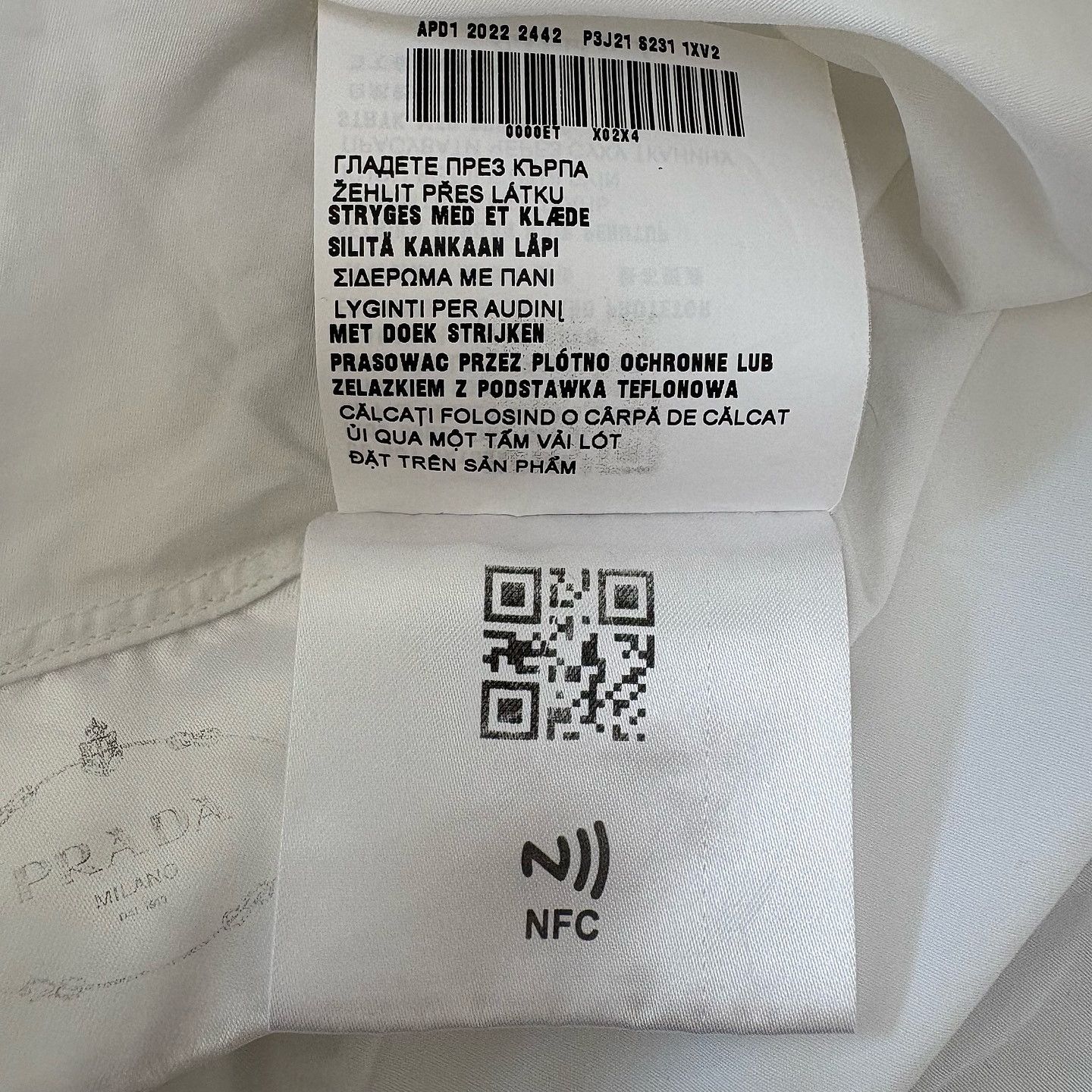 Prada Prada White Long Sleeve Collarless Button Up Shirt Size 38 Size XS / US 0-2 / IT 36-38 - 13 Thumbnail