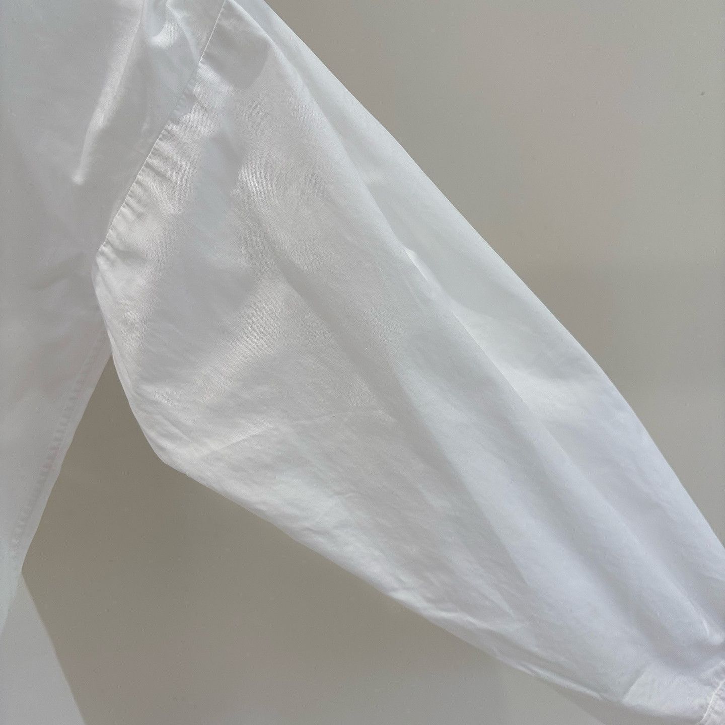 Prada Prada White Long Sleeve Collarless Button Up Shirt Size 38 Size XS / US 0-2 / IT 36-38 - 6 Thumbnail