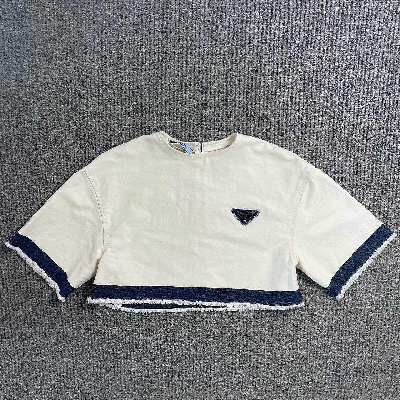 Prada Prada Triangle Logo Raw Hem Crop Top Size 38 Size XS / US 0-2 / IT 36-38 - 5 Thumbnail