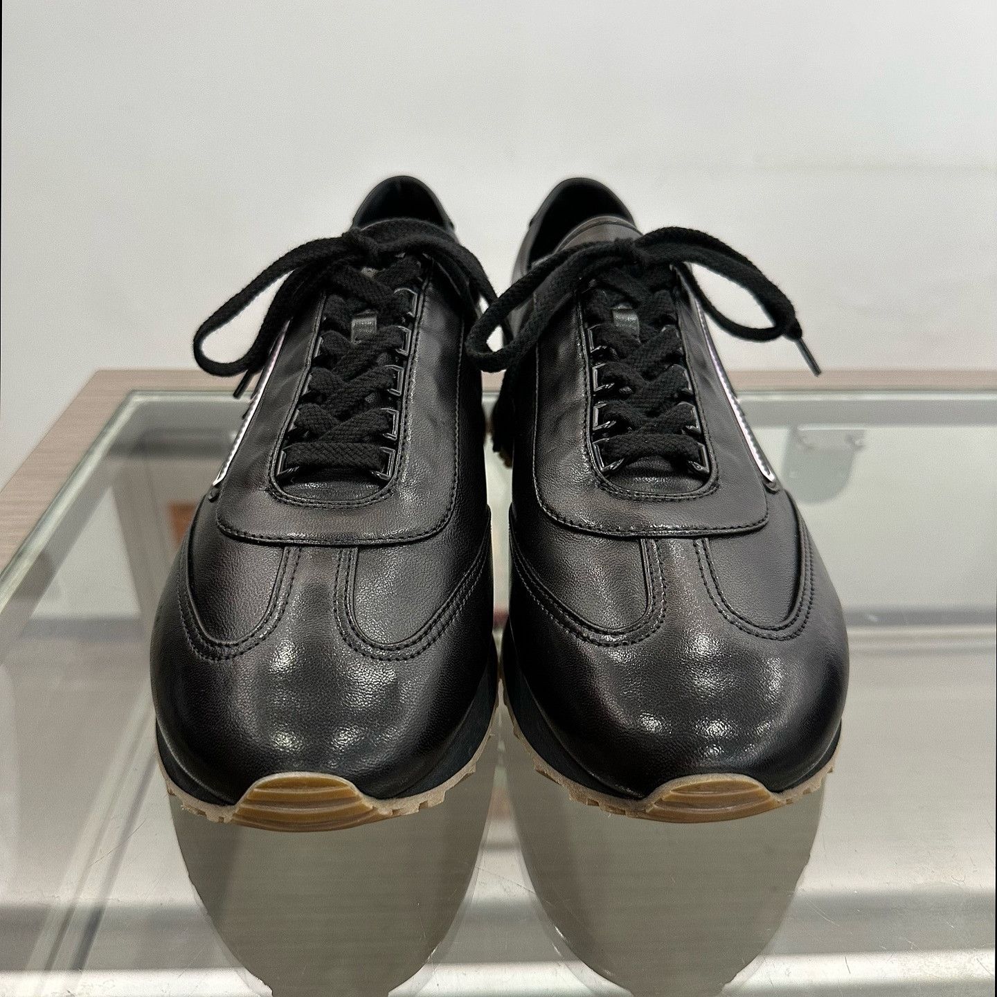 Prada Prada Leather Logo Low-Top Sneakers Size 9 Size US 9 / EU 42 - 2 Thumbnail