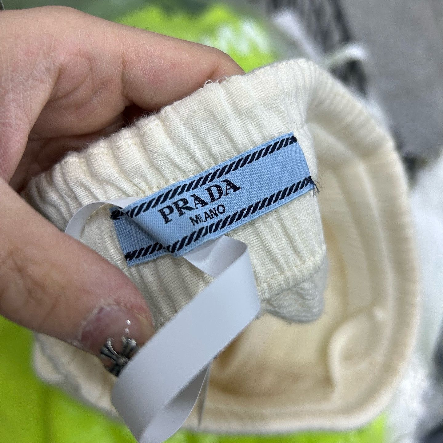 Prada Prada Fleece Shorts Size XS Size 26" / US 2 / IT 38 - 3 Thumbnail