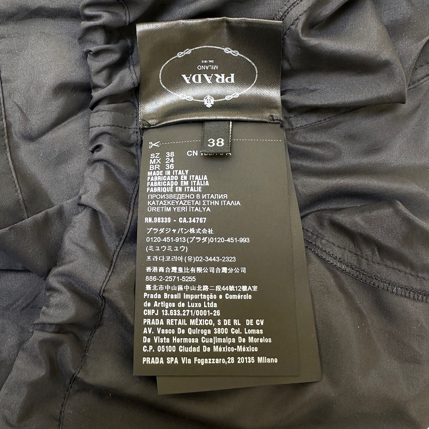 Prada Prada Triangle Logo Silk Button Up Shirt Size 38 Size XS / US 0-2 / IT 36-38 - 4 Thumbnail