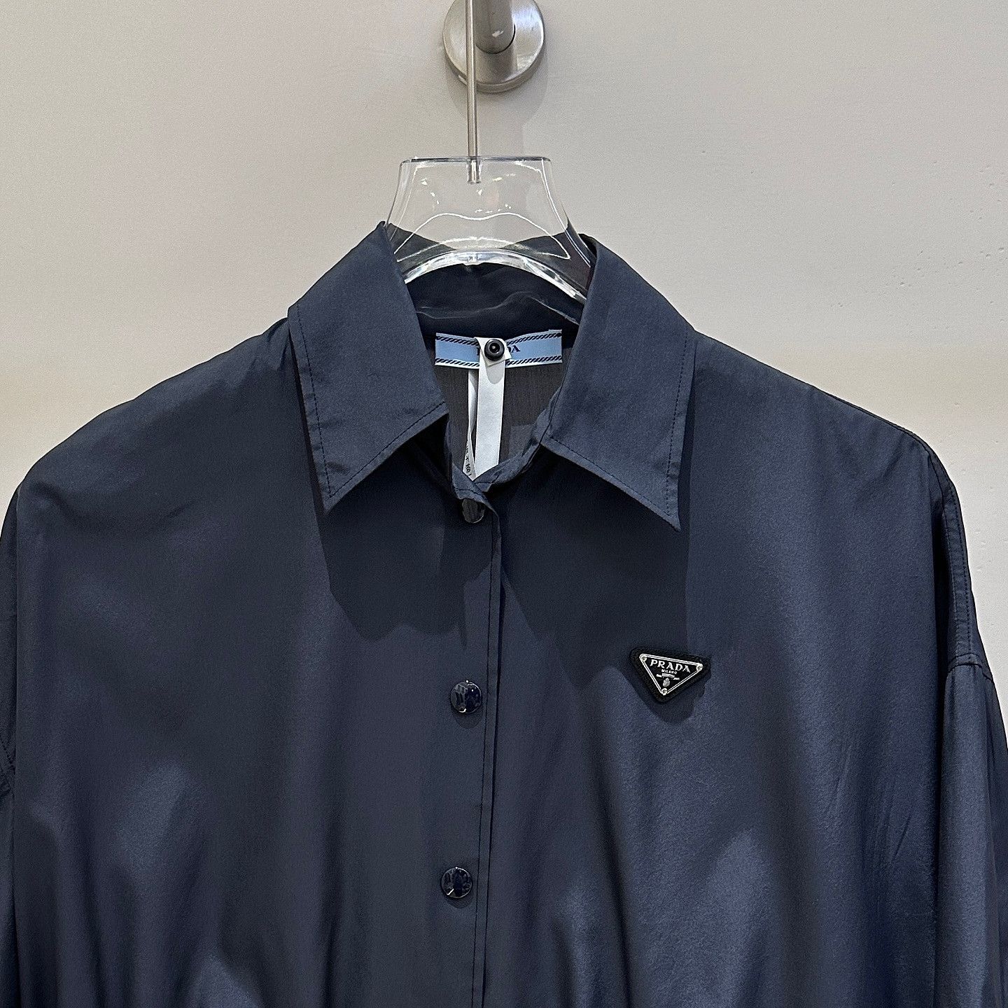 Prada Prada Triangle Logo Silk Button Up Shirt Size 38 Size XS / US 0-2 / IT 36-38 - 5 Thumbnail