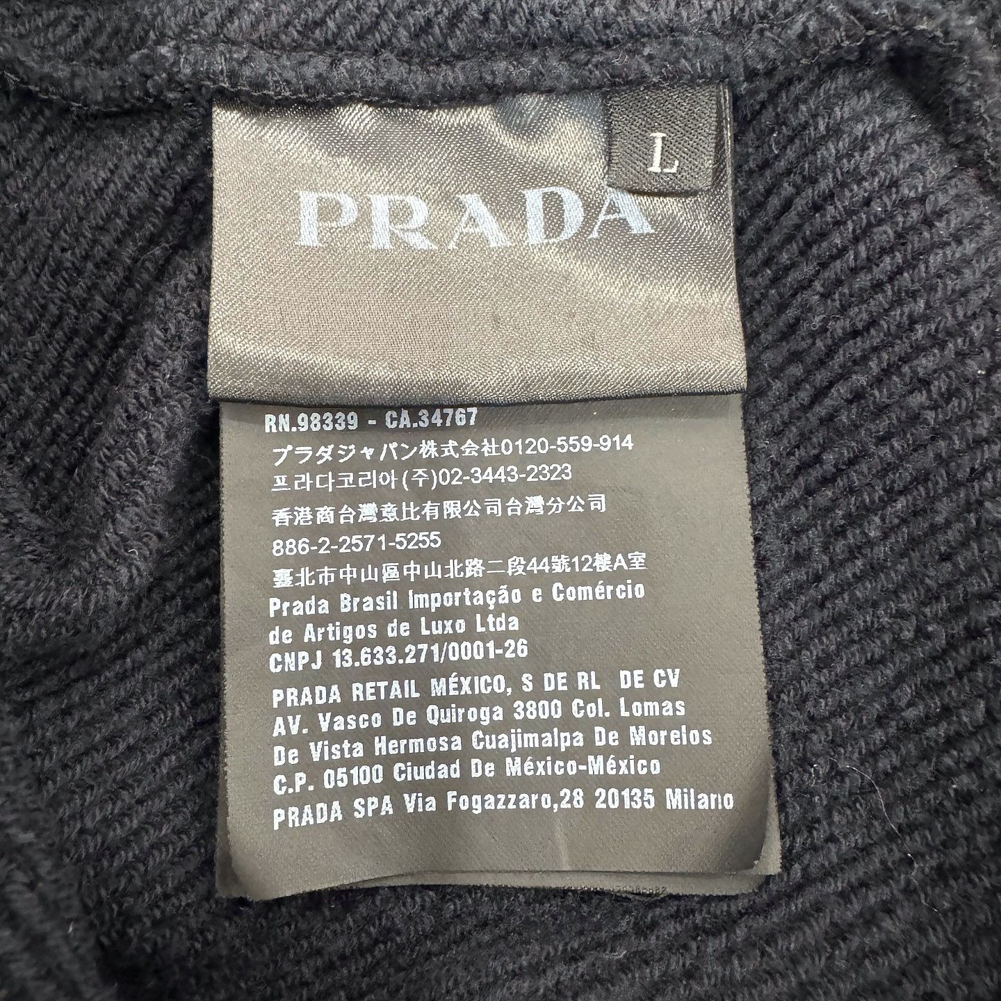 Prada Prada Logo Tab Sweatshirt Size L Size US L / EU 52-54 / 3 - 4 Thumbnail