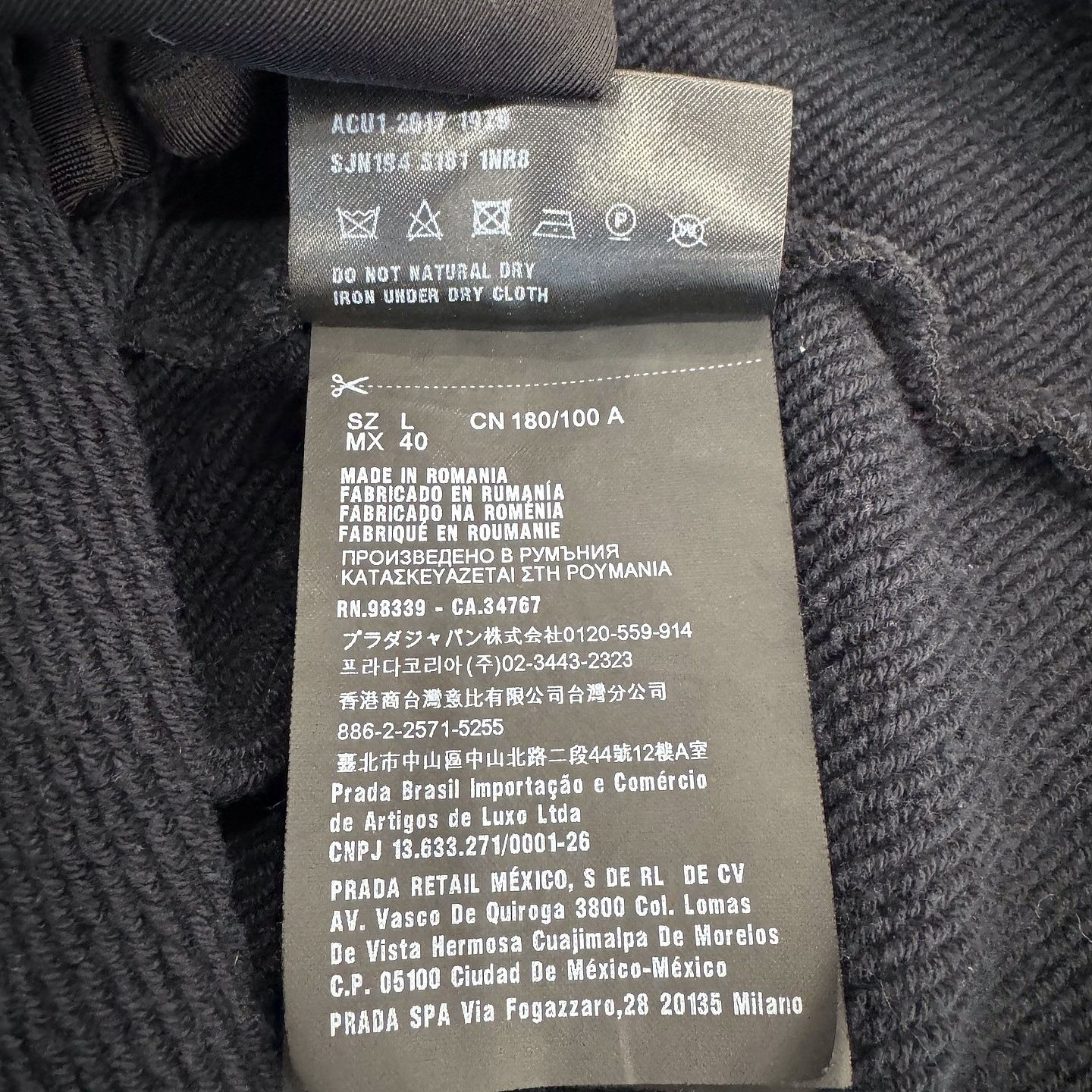 Prada Prada Logo Tab Sweatshirt Size L Size US L / EU 52-54 / 3 - 5 Thumbnail