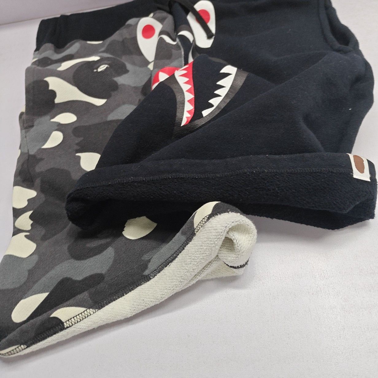 Bape A Bathing Ape Shark Camo Split Shorts Size L Size US 34 / EU 50 - 9 Thumbnail