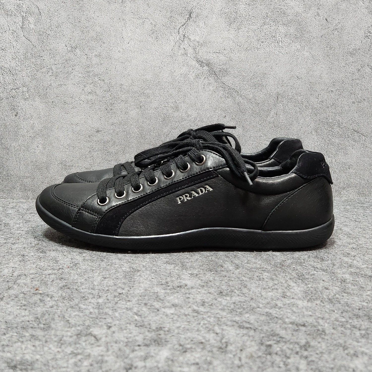 Prada Prada Leather Low-Top Sneakers US 11 Size US 11 / EU 44 - 11 Thumbnail